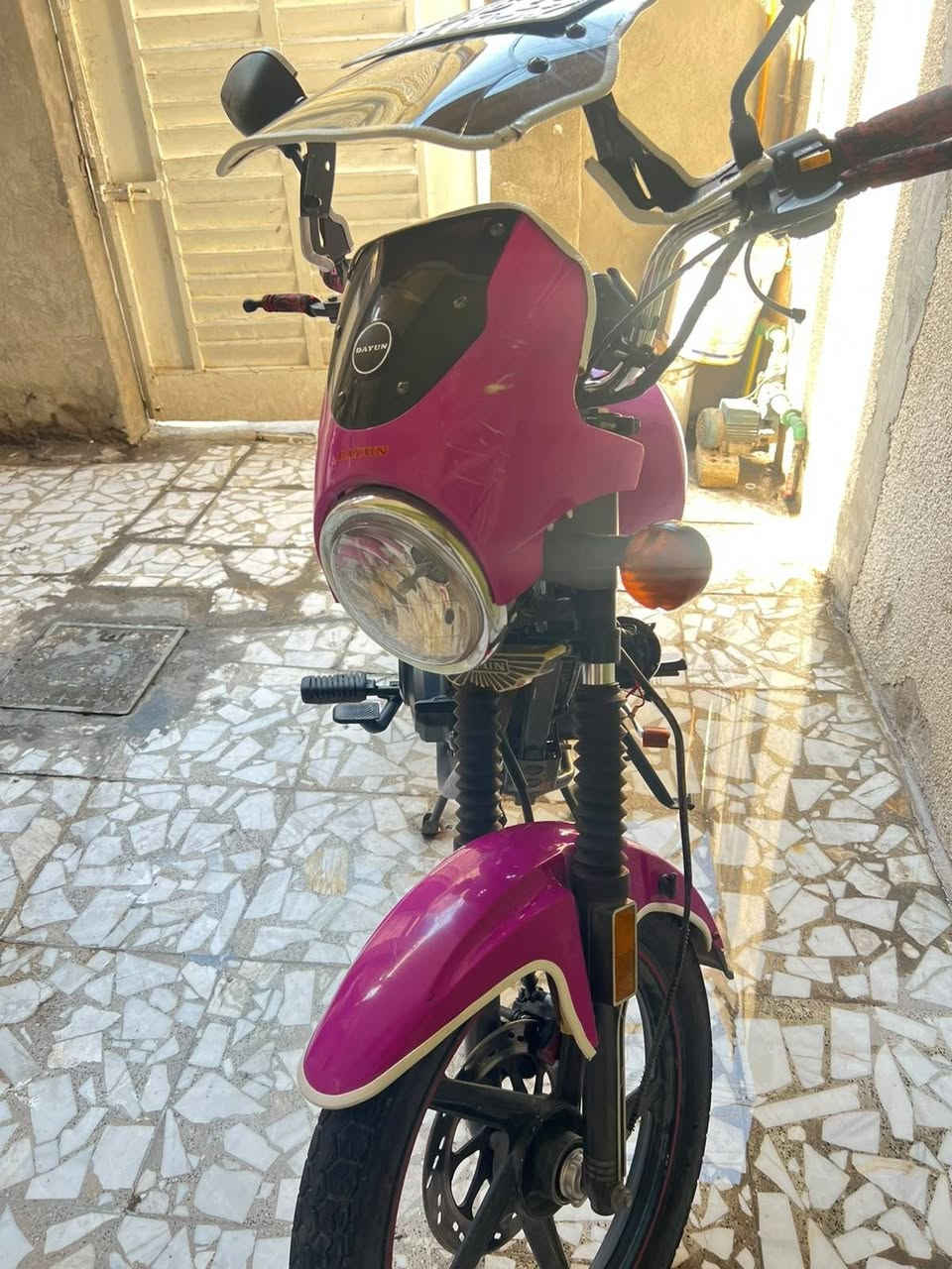 للبيع دايون موديل 22 دراجه كلها جديده تخبل مكفوله مرقم حله مشروع وطني السعر 2100 مجال بسيط ***********
