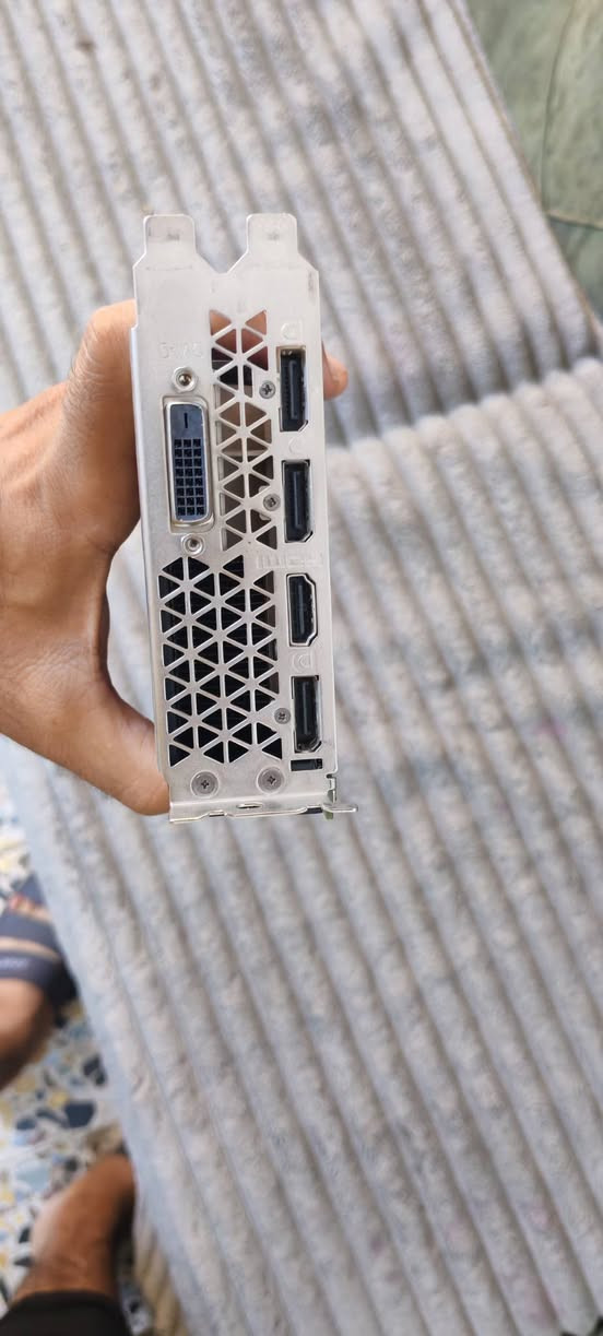 GTX 1080 8GB
الكارت نضيف كلش
حرارته تحت الضغط 76
السعر 185 الف
مكاني بغداد / ***********
