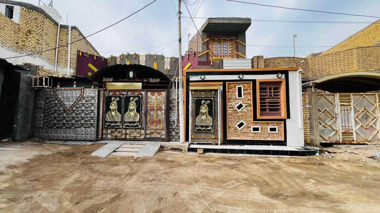 نظرا للوعود الكاذبة ، نعيد نشر البيت 
بيت للبيع مع مشتمل صغير طابو أسهم مقابل المستشفى التركي بالفرع  مساحته 315 م مسجل بدائرة التسجيل العقاري ويقع على شارعين ( دقيقتين يبعد عن باب المستشفى )
مواصفات البيت @
1- بناء حديث كونكريت والارضية صب مسلح اضافة الى الكاشي
2- غرف عدد ثلاثة 5*4 م
3- استقبال 6*4 م
4- مطبخ حار وبارد 7*4 م 
5- هول 11*4 م 
6- ديكورات وسقوف ثانويه وصبغ وسيراميك
7- لبخ من الخارج والاطراف
8- كراج للسياره 9 *6 م
9-كاميرات مراقبه وخط مولد مع كافة الخدمات في المنطقة 
10 - صحيات داخليه و خارجيه وتواليت شرقي وغربي 
11 - مناور على طول البيت 
 السعر 210 مع المجال بالاضافه الى الكثير من المواصفات التى لم اذكرها
***********
