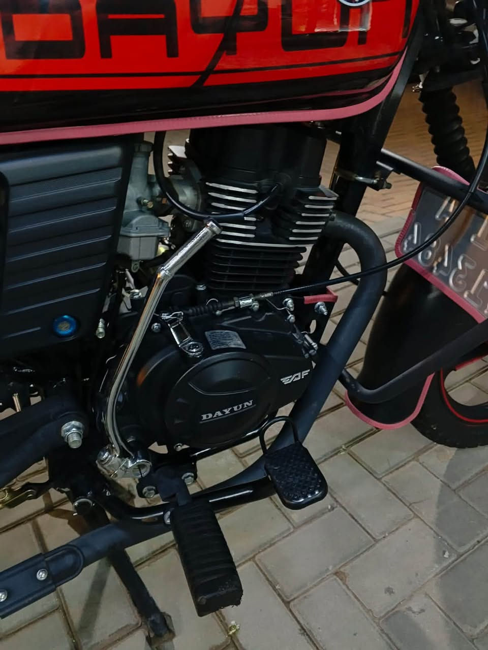 🏍️ للبيع دراجة دايون 200 CC
دراجة دايون بحالة حلوة، مكينة 200 سي سي، تاير حجم 18 ويل كب، تانكي سعة 16 لتر، الممشى 8100 كم فقط.
النوع: دايون (Dayun)
حجم المحرك: 200 CC
حجم التاير: 18
سعة التانكي: 16 لتر
الممشى: 8100 كم
السعر: 2,850,000 دينار عراقي
الرقم :***********
متوفر واتساب
