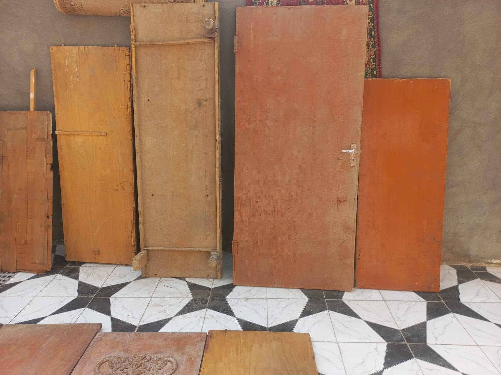 ميز ابو المراية • خشبات • معرض
