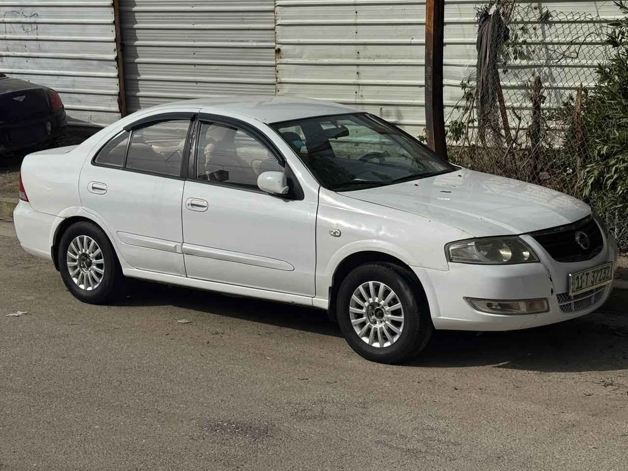السلام عليكم
نيسان سني 2009
بيها طخه بالخشم مال جاملغ الخلفي ومعدل ع البارد 
السعر: ٩٦ وبيها مجال 
للاستفسار :***********
مكانها بغداد
