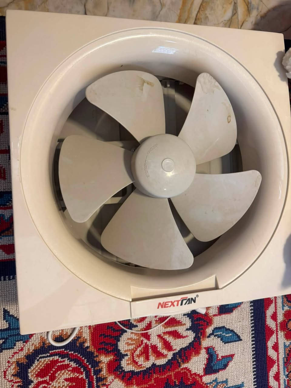 براد. ماء شغال ونضيف ماطور شغال  بس اعتقد. منقص غاز أبيعه هيج سعره ٣٥ الف.
مفرغه سعرها ١٥ الف جديده بس شويه تراب عليها 
معرض. نضيف.  موضح بالمنشور سعره ٢٥ الف. 
***********
