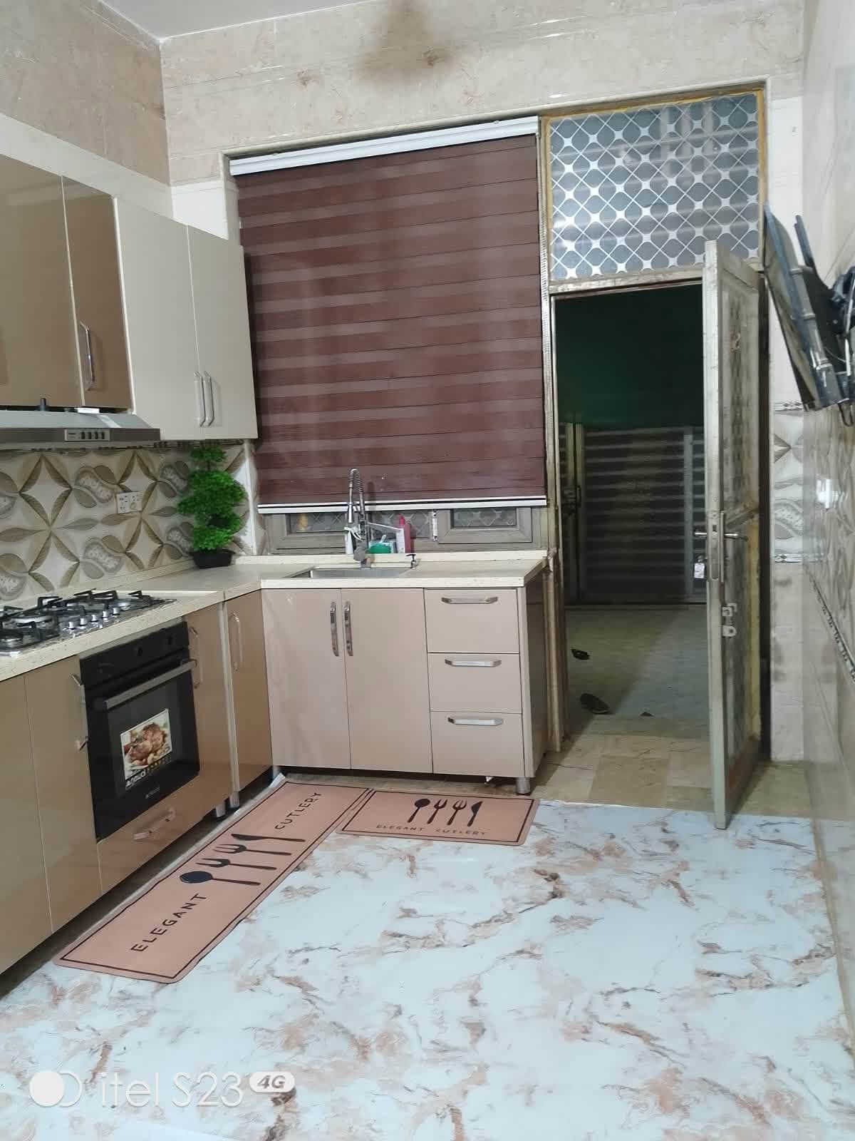 بيت للبيع حي السيدة زينب طابقين بناء حديث 140 متر 5 غرف بيت جاهز فقط غرفتين يحتاجن بياض 
السعر 180 مليون وبي مجال مطلوب اسكان 40 مليون تسديد 200 الف بالشهر 
***********

نص مكتوب في الصور:
- itel S23 4G