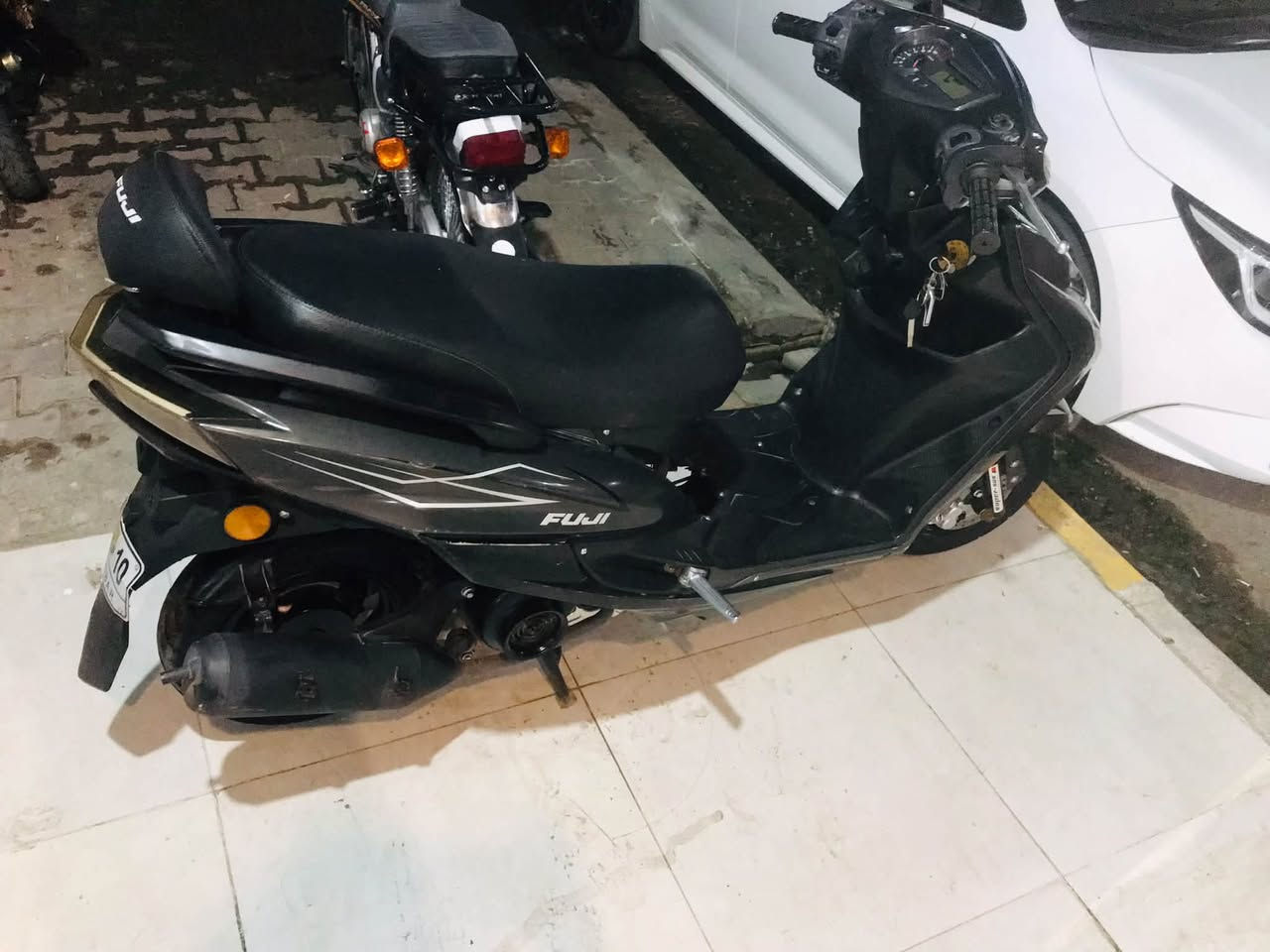 متاح سكنس يابني رمبه شرط صبانه ما مطخوخ كهربائيات كامل شغال سلف هندر كنترول تشغيل عن بعد وياله عدله تايرات جدد دراجه متروكه س 550 وبي مجال شراي تفضل خاص او تصل وتساب هم موجود 

‭***********‬
