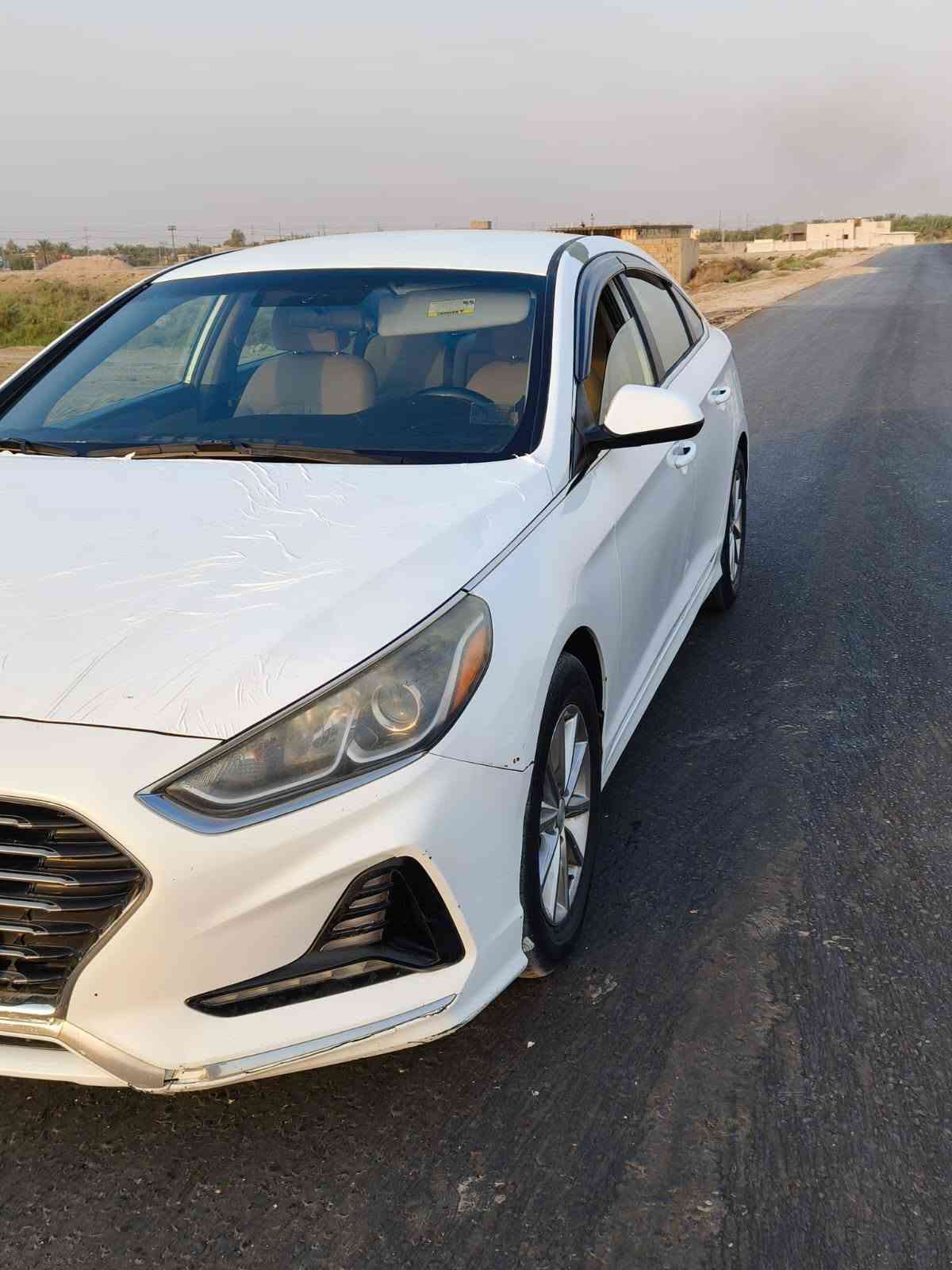 سوناتا ٢٠١٨
وارد امريكي
محرك ٢٤٠٠ جي دي اي
رقمها بغداد، السيارة بأسمي ابيع تحويل فقط 
ضررها تكمة الباب الفوك السايق، يعني مابيها لا ايرباك وسالمة من الامام 
بيها القمارة وباب الجنطة مصبوغة
تحكم ستيرن شاشك كار بلي 
تبريدها ثلج
سعر ١٣٠
للاتصال فقط ***********
