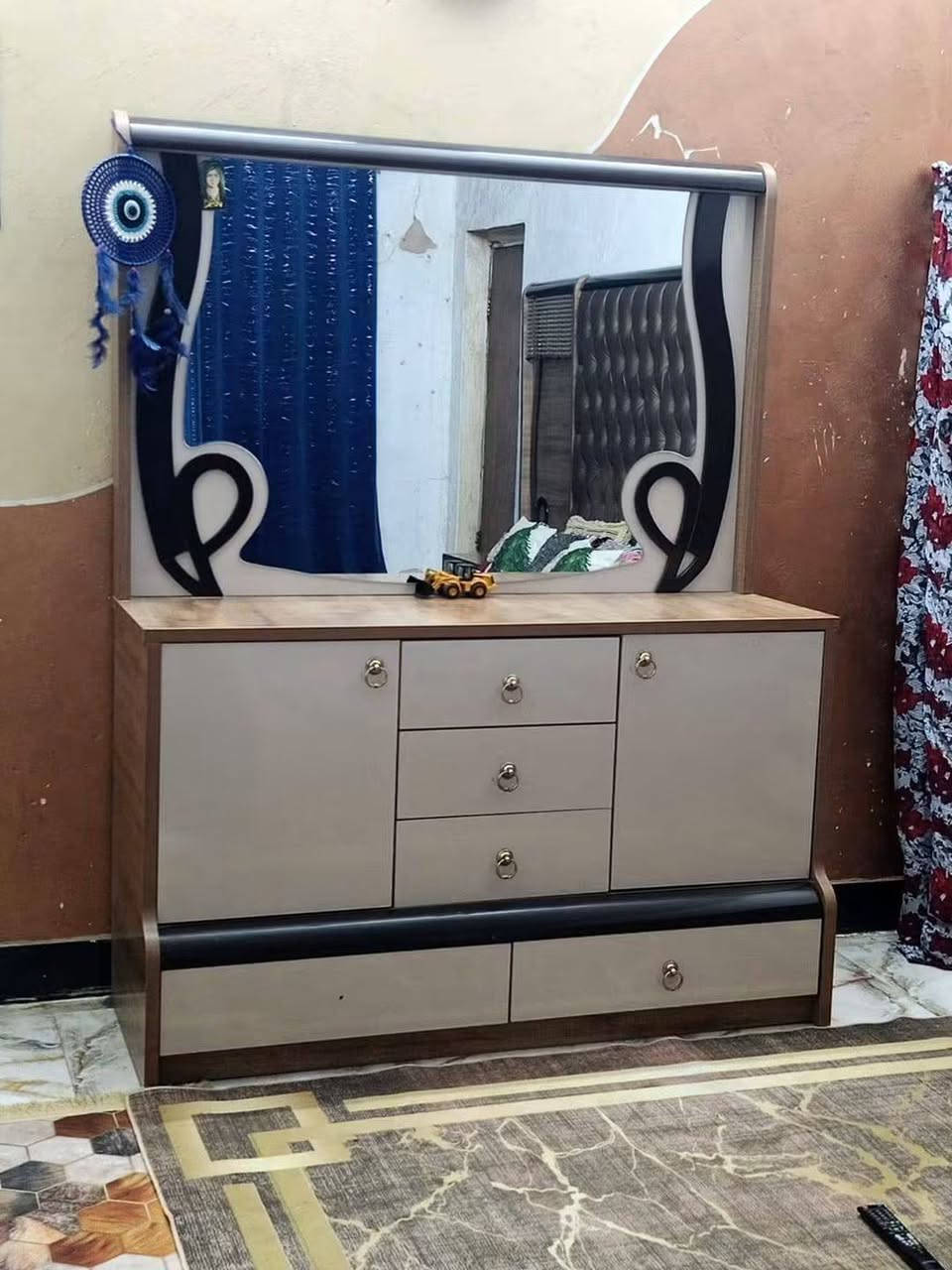 السلام عليكم غرفة تركية للبيع نوع الخشب ايطالي اصلي باب اول الغرفة 9قطع ثقيل السعر 800
مكان بغداد تقاطع النهروان للاستفسار الاتصال على الرقم ***********
