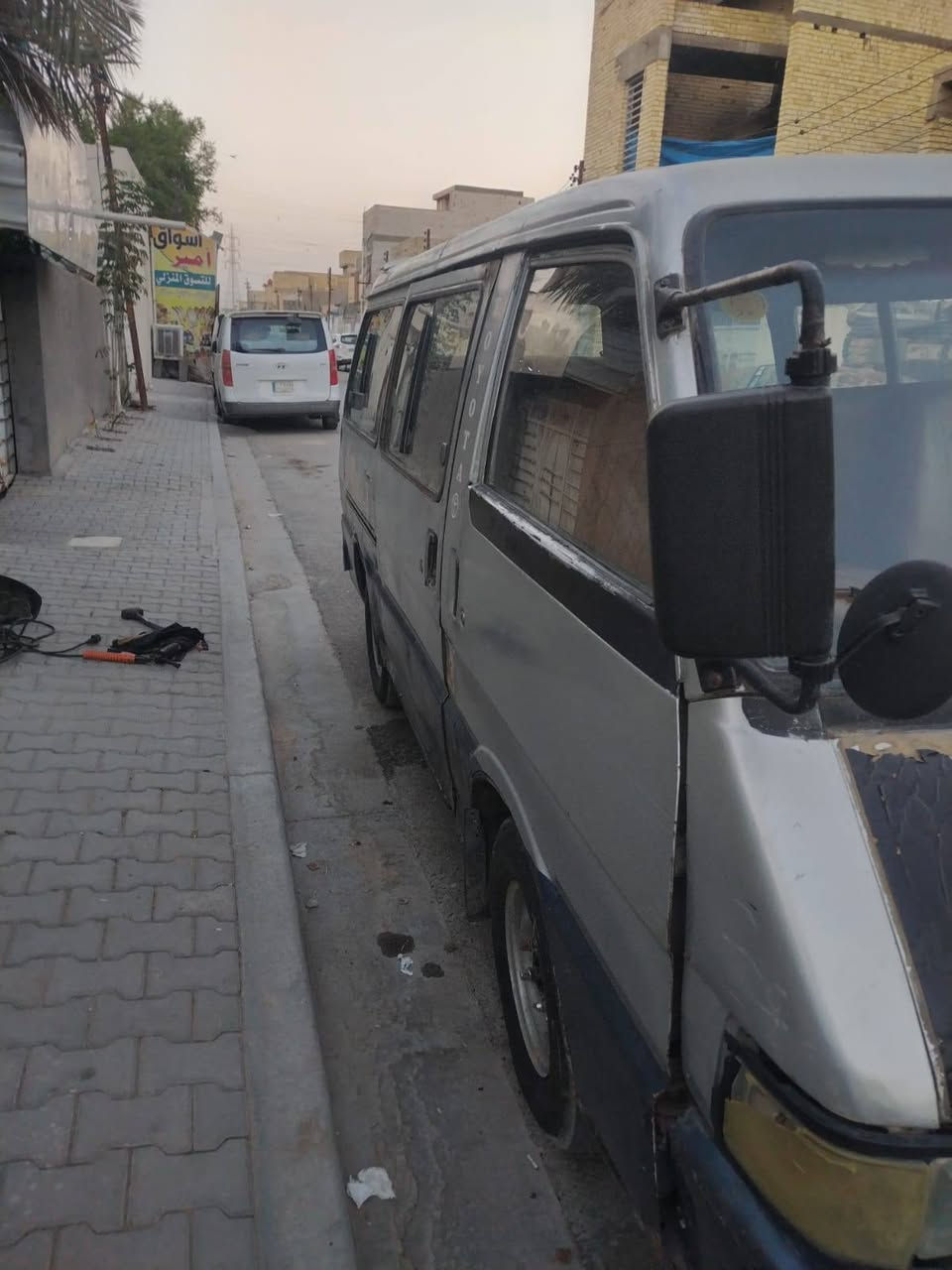 السلام عليكم كيا بستا رقم ديالى موديل ٩٣ مكينة جديدة الكير  بس الثالث ميجي ٢٧ وبيهة مجال ***********
