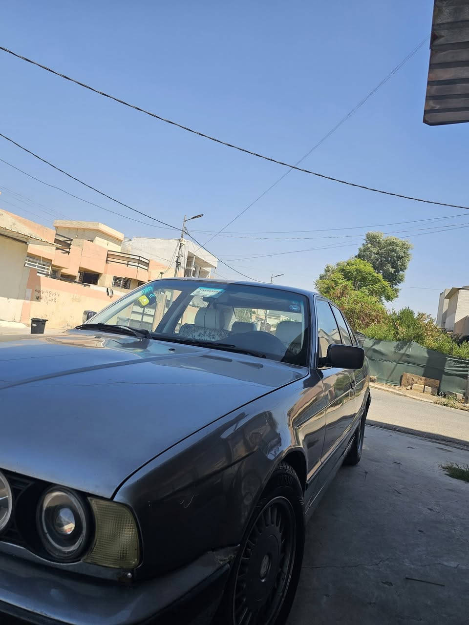السلام عليكم من رخصة الأدمن Bmw525 للبيع فقط موديل 1991السنويه ل 2029السياره باسمي رقمها اربيل بخ عام للجماليه كير عادي السعر المطلوب 40ورقه ومجال بسيط للطيبين الرجاء يلي مايشتري لا يخابر ولا يعلق ويكسر بمال العالم الاتصال على الواتس اب ***********
