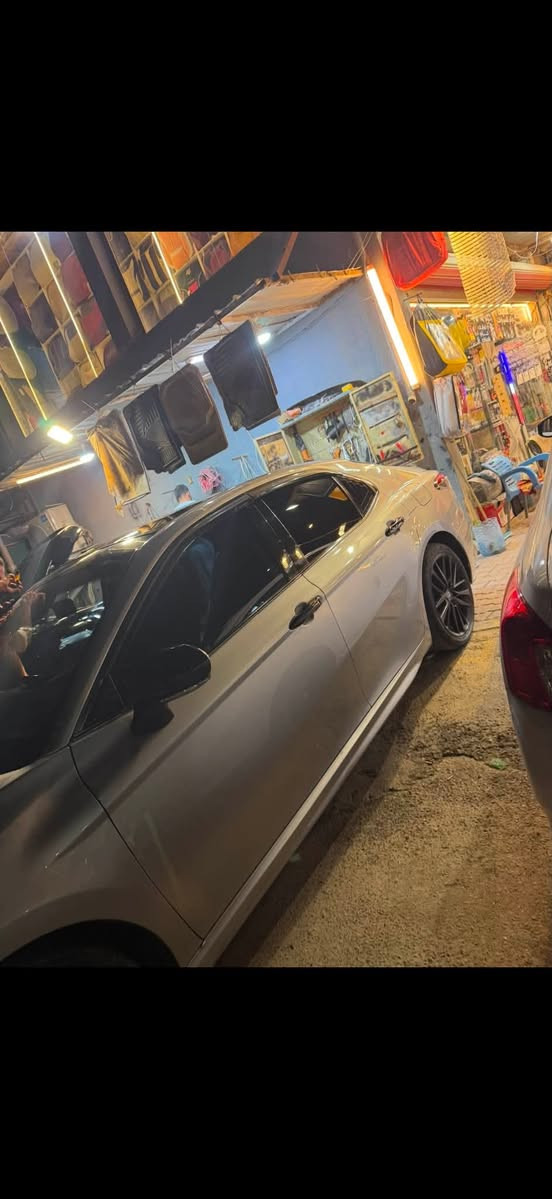 كامري 2021
Xse 
ماشيه 85.000 كيلو متر
باب سايق بي تعديل بارد
وبيها تعديل براس الشاصي 
‭***********‬
سيارة موجودة بتكريت
