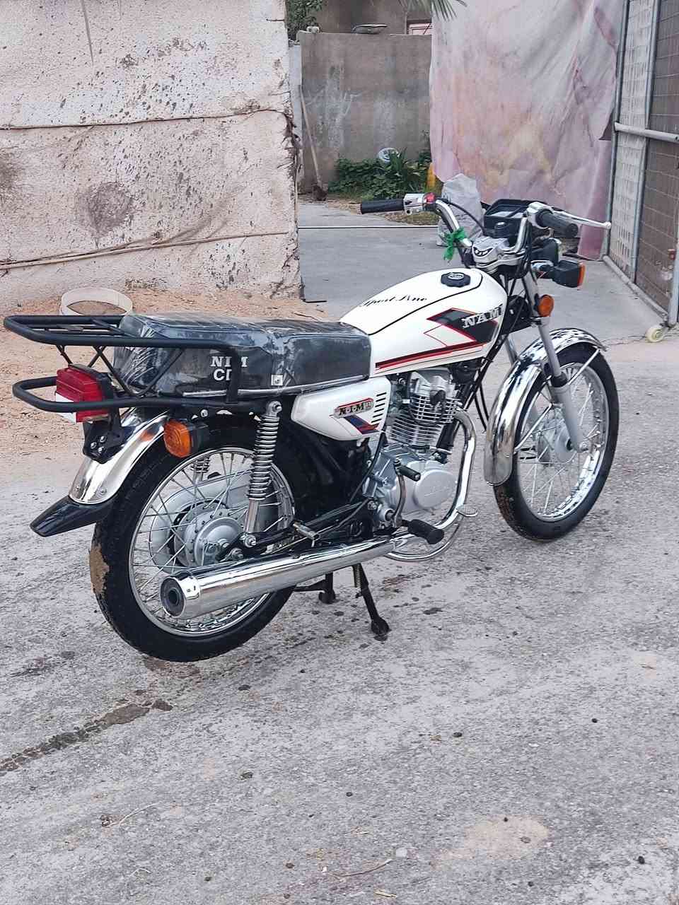 سلام عليكم نامة امتياز للبيع 🏍️
موديل 2025 لون ابيض ⚪
سعر :665 💵
مكان محاويل 
*********** 📞
*الرقم مابي واتساب
