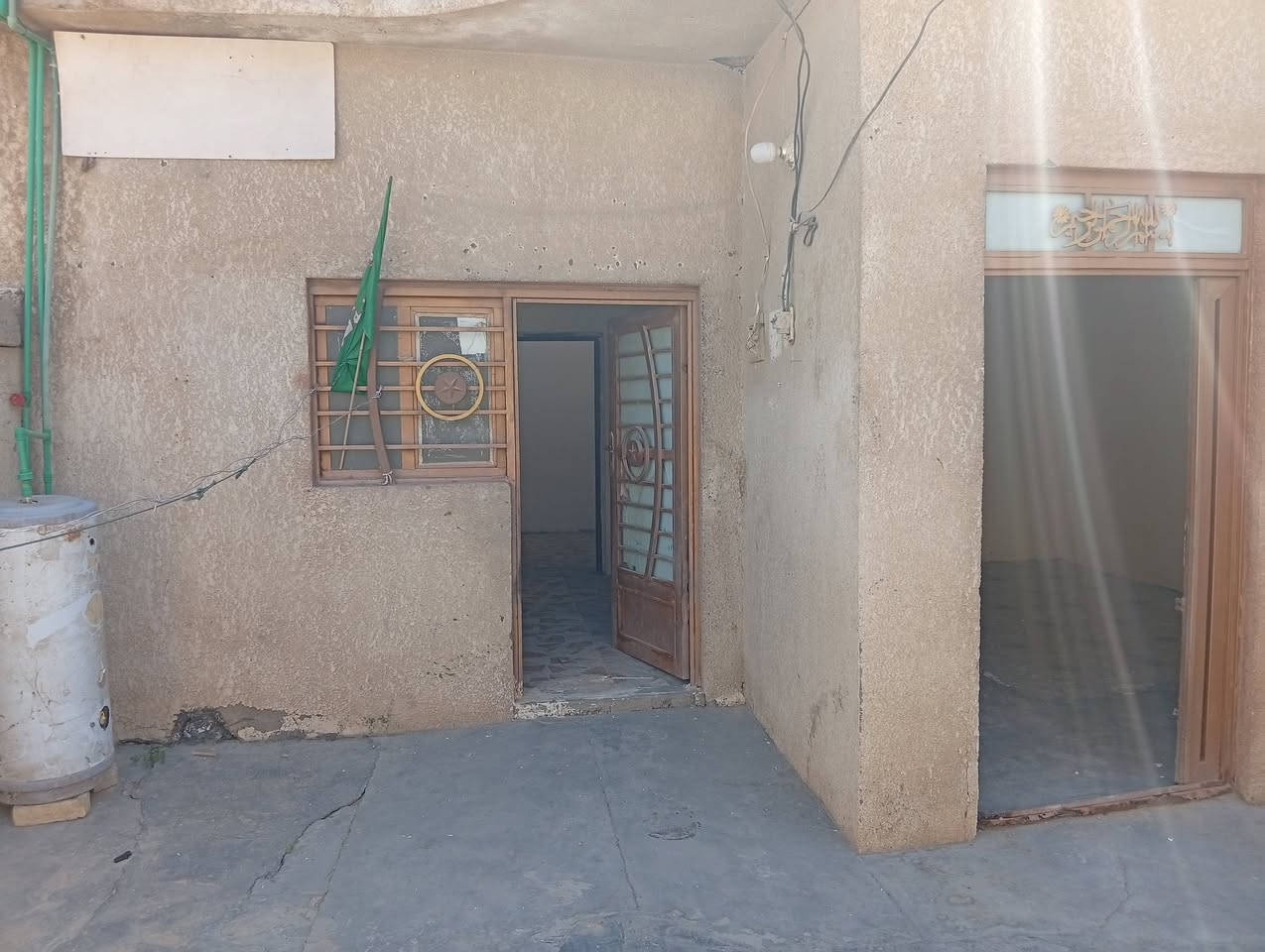 السلام عليكم خوان دار لبيع المساحه ١٢٥طابق واحد صاله استقبال غرفه نوم صحيات خارجيه وداخليه السعر ٤٥المكان كربلاء شارع المدرسين جنس العقار ١٧ تواصل على هاذا الرقم ***********
