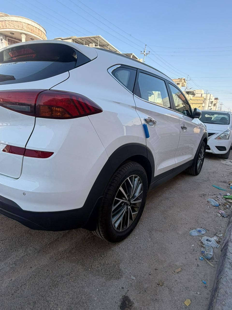 توسان خليجي موديل 2020 كفاله عامه 
السنويه بأسمي  مجدده 2030رقم بغداد تحويل مباشر البصره  
مرايات شفط تحكم استيرن بصمه ترحيب عن بعد ويل كب باقي المواصفات معروفه ماشيه 12.2 ال,،سعر 195مجال بسيط رقمي ***********
