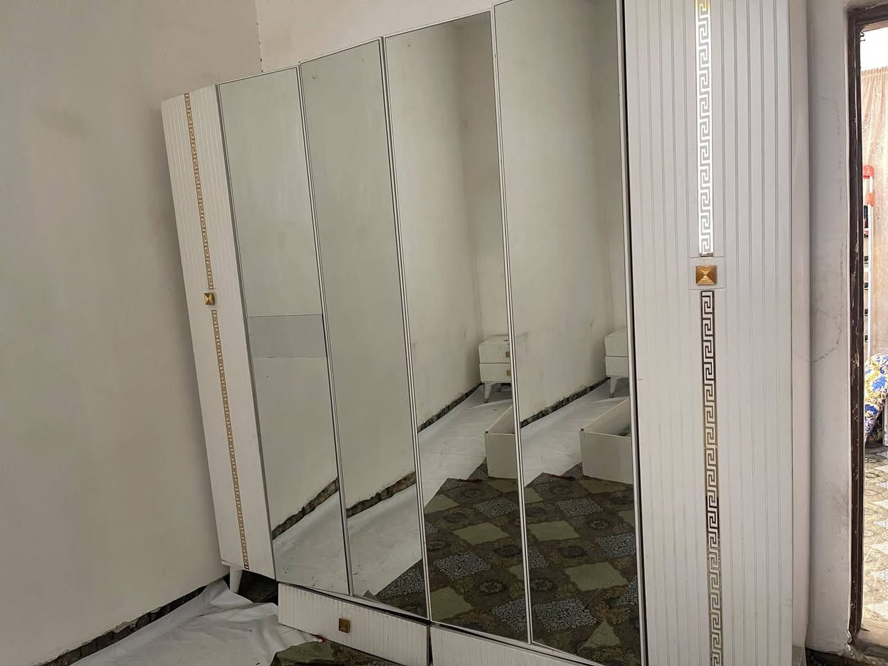 غرفة تركية نظيفة للبيع ب٢٥٠ العنوان بغداد مدينة الصدر
الشراي يتصل ***********

