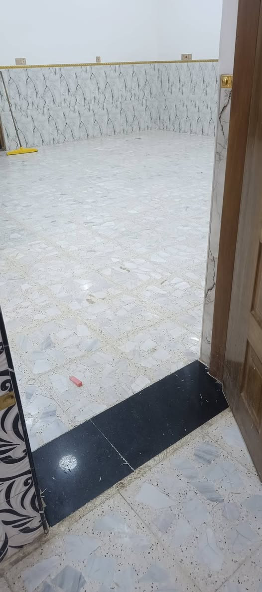 السلام عليكم
🔴تلميع البورسلين والكاشي والمرمر والكرانيت... 
🔴جلي كراج او بيت او عمارات مواقع عامه 
🔴جلي وتلميع البايات الدرج آيضا 
🔴ملأ الحفر وتصليح ومعالجه عامه للأرضيات 🔎
🔴الكاشي والصب والمرمر والبورسلين
اتصال واتساب موجود ٢٤ساعه والكادر بانتضارك للستفسار والطلب 📞📞***********
