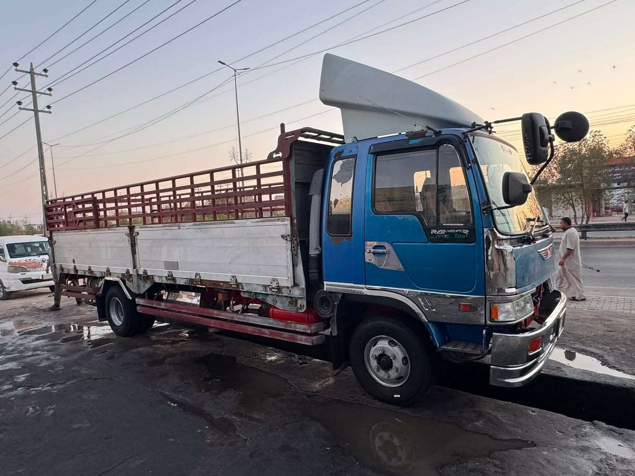 هينو طيره سبعين عادي سته وربع بلاد
رقمها بصره المكان بصره سعرها 165 رقم ***********
