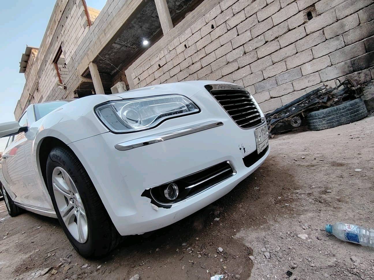 اوباما موديل 2012 محدثه 2014 مكفوله من الضربه وارد كندي بيها جاملغات امامي مبدل اثر خياس فقط السياره خطين غاز بانزين
السعر 130
السيارة بأي مدينة موجودة هسه؟ وإذا أكو توصيل لو تسليم بمكان معيّن؟: 
البصرة
بالنسبة للضربة والجاملغ الأمامي: شنو القطع المبدلة بالضبط؟ وهل الايربگات طابرات لو سالمة؟: 
ايرباكات ما طامه التبديل اثر الخياس 
القير والمكينة شغالات 100%؟ وبيها أي لمبة/ملاحظة ميكانيكية أو كهربائية؟: 
لا توجد اي لمبات
السعر نهائي لو بيه مجال للمفاوضة؟ وشكد أقل شي تقبل بيه؟: 
قابل للتفاوض