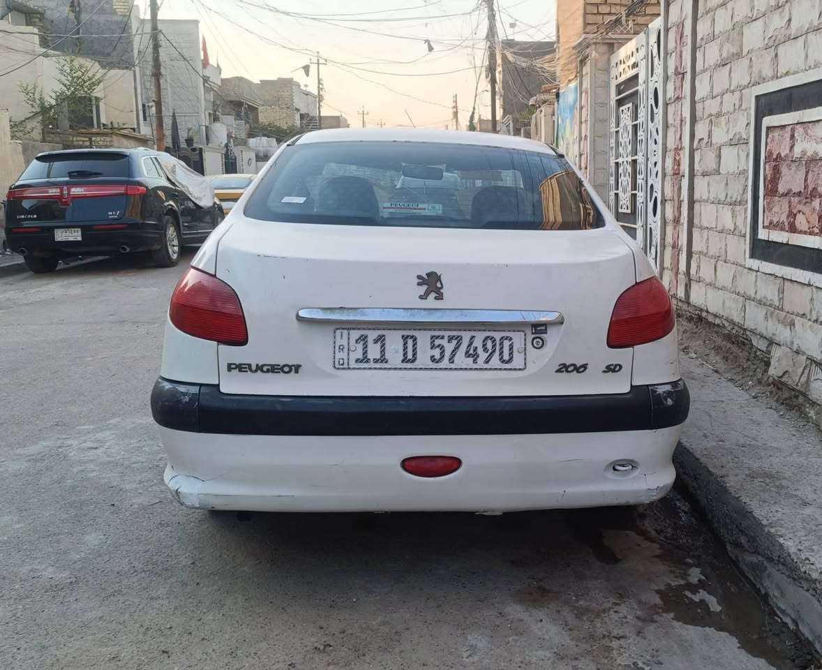 للبيع فقط السعر 29 ورقه مجالها جدا بسيط  
بدون مراوس ولاقسط للاتصال *********** وو
بيجو فرنسي موديل 2009 رقم بغداد 
كير عادي محرك وكير نظاف 
التبريد والتدفئه شغالات 
تخم تاير جديد .صدر نظيف 
بدون ضربه بيها طخات ومصبوغات بيها شخوط وطعجات صغار
بيها ترتيب كهربائيات يعني بكلايت ميشتغل دكمة تبريد مسويها دكمه عاديه
المكان بغداد الزعفرانيه بغداد, العراق
