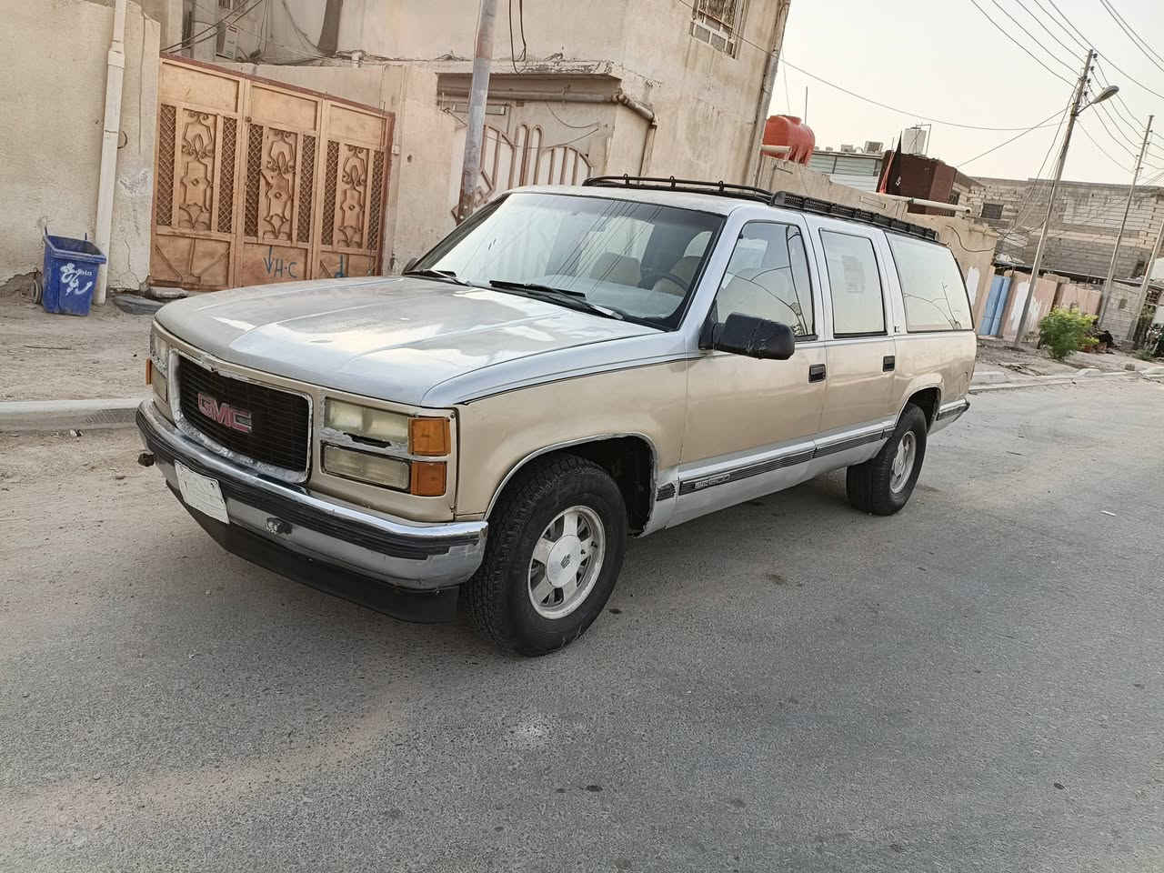 السلام عليكم
جمسي موديل 1995 مكينه 350 وگير700 ٫ خير من الله سياره جاهزة حداده تخم تايـر ٫سنويه لغاية2027 علمأ"التحويل مباشر 
السعر:27
العنوان: البصره 
رقم الهاتف :***********
