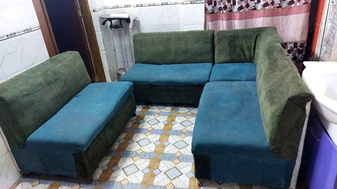 السلام عليكم تخم ( 10) مقاعد سعره ( ١٠٠ ) الف العنوان بغداد وليحب يتصل واتساب ***********
