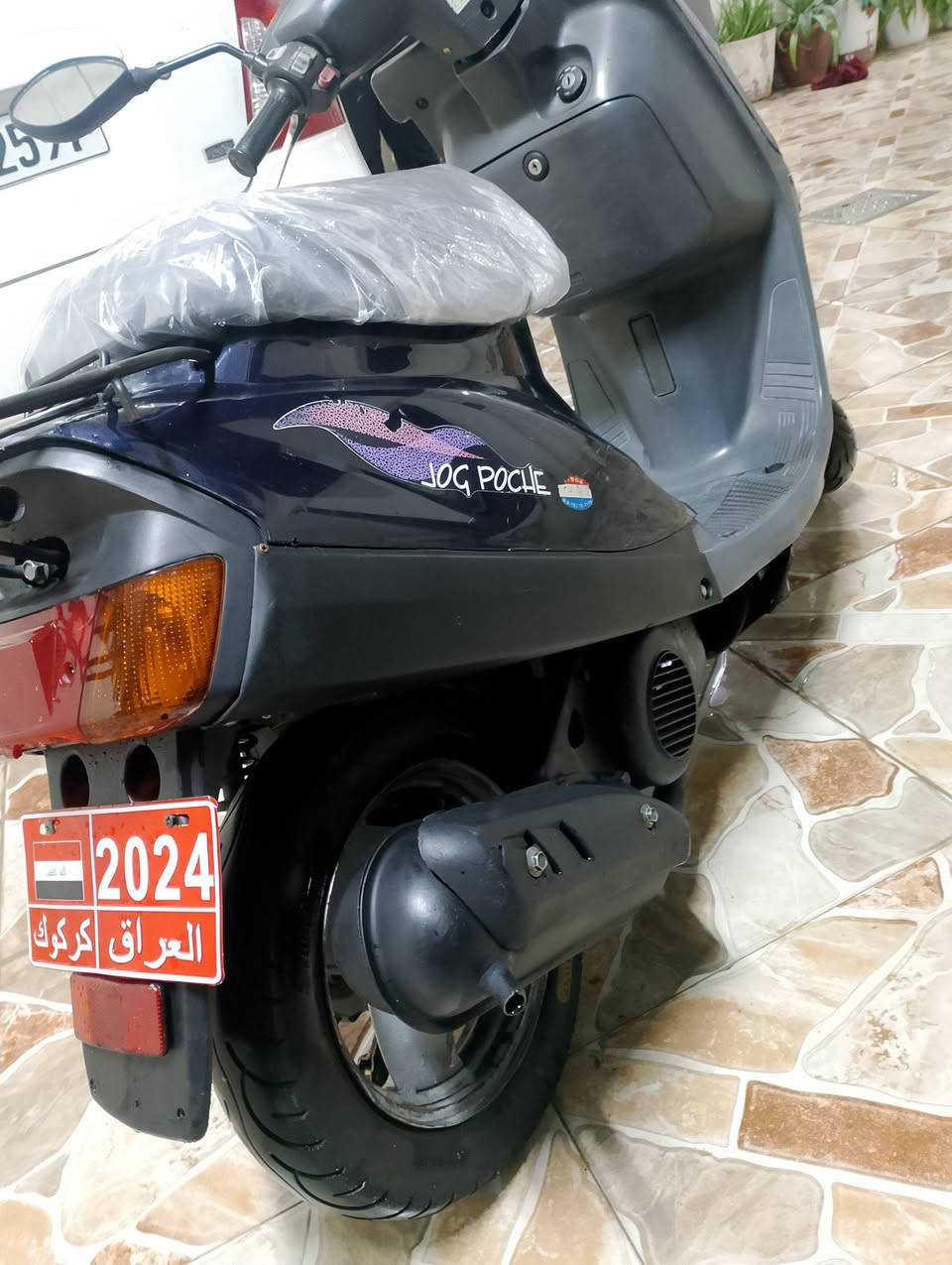 السلام عليكم، هذه الدراجة للبيع
النوع: ياماها (Yamaha)

المحرك: ما مفتوح وبدون أي مشاكل

الكهربائيات: كلها شغالة ونظيفة

العدادات: شغال (عداد السرعة ومقياس البنزين)

(البريك): يقف بمكانه، بدون أي عيب

الفطر (الشرائح/الكفرات): ما مكسور وجاهز بلادي

الإطارات (التواير): جديدة

السعر: 450 ألف ودش بيه مجال (قابل للتفاوض)

للتواصل والاستفسار، يرجى الاتصال على الأرقام التالية:
***********
***********
