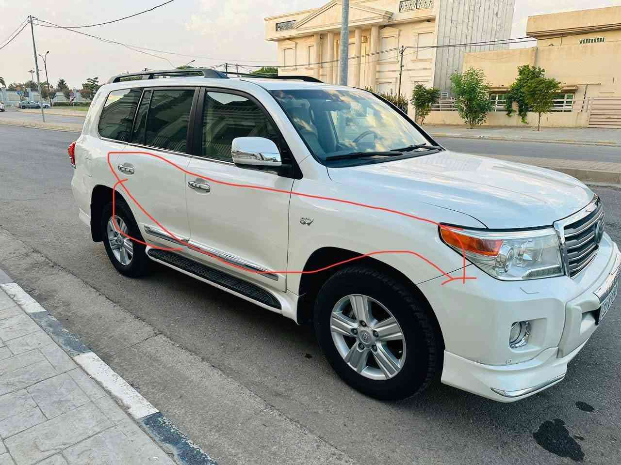 لاندكروزر VXR • ٢٠١٤ • ٢٤٠ الف