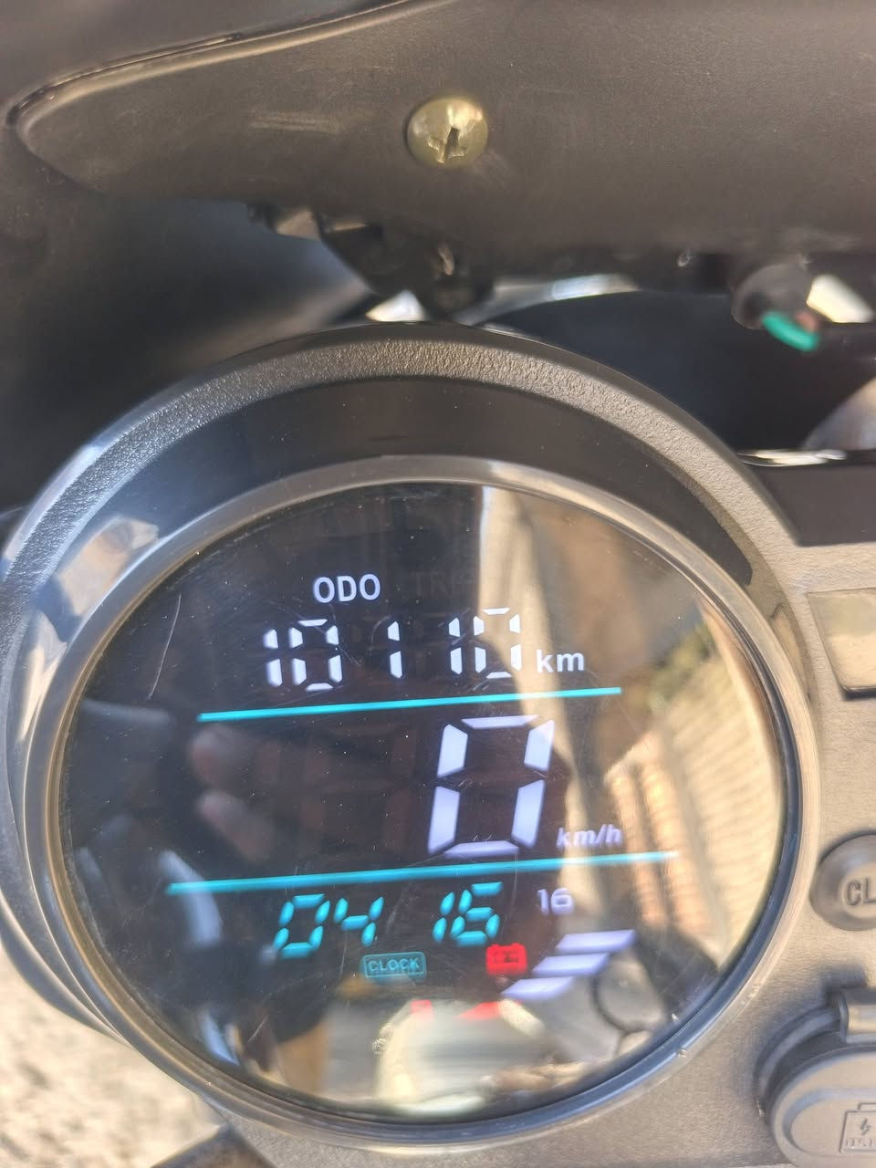 السلام عليكم
دراجه دايون 200cc للبيع دراجه ماشيه 10000 حقيقي 100٪ مكفولة كفاله عامه برغي ممفتوح بيهه دراجه خير من الله مرقم اربيل لوحتين انكليزي سنويه تحويل بيهه سويجين وبصمتين نزلتهه بشهر الخامس صارلهه 4 اشهر عندي رايدهه ب2700 مليونين وسبعمية الف بيهه مجال بسيط كلش حك الجيه مكاني بغداد البلديات رقمي ***********
