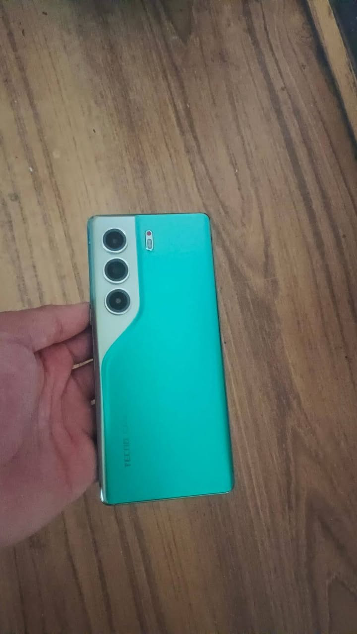 كامون 40 برو 5G • ضد المي • بطاريه 5200mAh