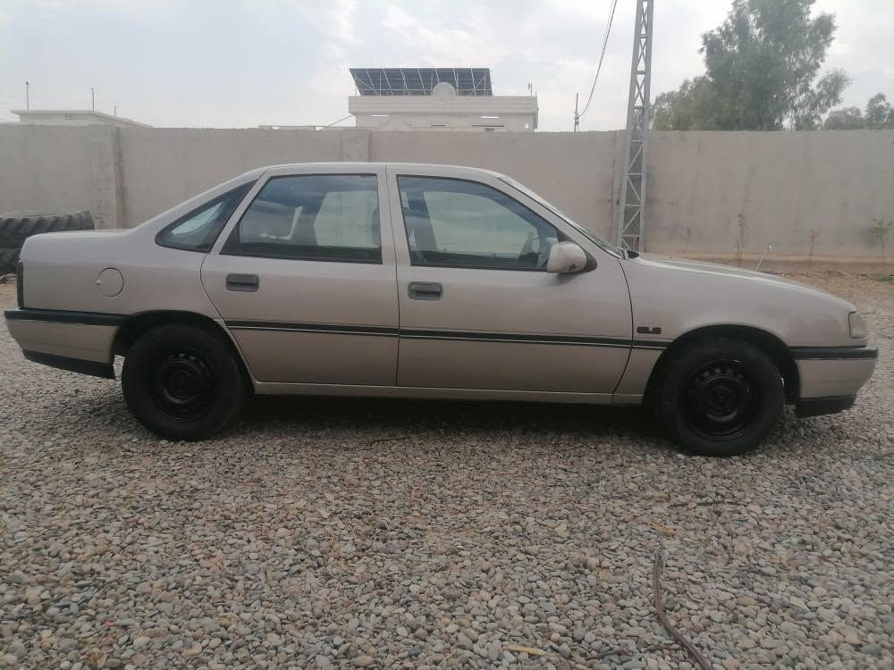 مۆدیل 90 مەکینە 16 ی قایش پان پاوەر بێ لێدان و برانەوە بەناوخۆمانە 200.000 غرامەی لەسەرە توندوتۆڵە چرکە و 200$ دۆلار گیر و مەکینە بەشەرت سعرى 33 $ ومجاليكى كم

***********
*********** ديبيس, كركوك
