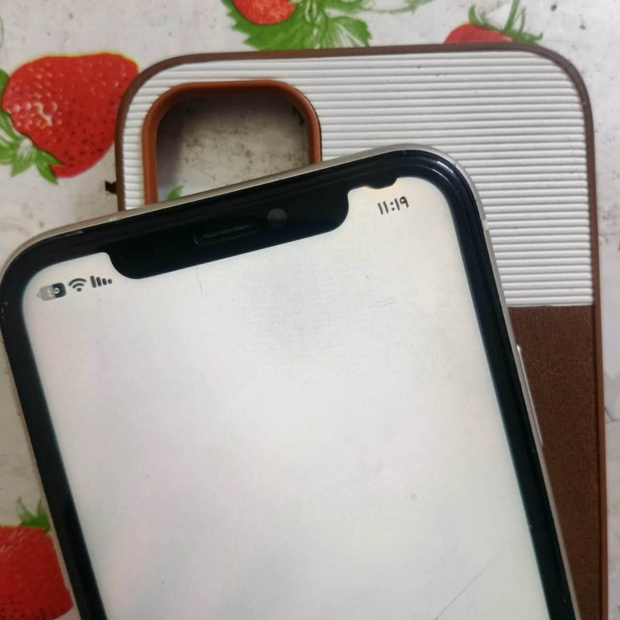 سلام عليكم مرا رخصت أبو الكروب المحترم
آيفون11عادي لون ابيض
جهاز كفاله عامه كلا بلادي هاذا الفطر بل نص هاي لزكه
بطاريه82بلاديه جهاز مضموم جان
فيس إيدي شخال 
ذاكرا64كيكه 
كامرات نت سيم كارت كلا شخال 
ملاحظة بي بس هاي نقطه بل زاويه ماماثر
بكاني بغداد الحسينيه مال راشديه
الستفسار***********واتساب و خط
سعر جهاز240وبي مجال 
ملاحظة توصيل ماكوً

نص مكتوب في الصور:
- ١١:٣٠
- حالة البطارية والشحن
- كما هو الحال مع البطاريات القابلة لإعادة الشحن، بطارية الهاتف قابلة للاستهلاك وتصبح أقل فاعلية مع الوقت.
- معرفة المزيد...
- الحد الأقصى للقدرة
- ٨٢٪
- هذا قياس لقدرة البطارية مقارنة بقدرتها عندما كانت جديدة. قد تتسبب القدرة المنخفضة بتقليل ساعات الاستخدام بين عملية الشحن والأخرى.
- أقصى قدرة للأداء
- ستساعد الأنظمة المضمنة في النظام والمكونات في تخفيف آثار الأداء التي قد تلاحظها أثناء التقدم الكيميائي في عمر بطارية iPhone.
- شحن البطارية المحسن
- للحد من استنزاف عمر البطارية، يتعلم الـ iPhone من عادات الشحن اليومية، بحيث ينتظر ولا يتجاوز ٨٠٪ حتى يحين موعد حاجتك إلى استخدامه.