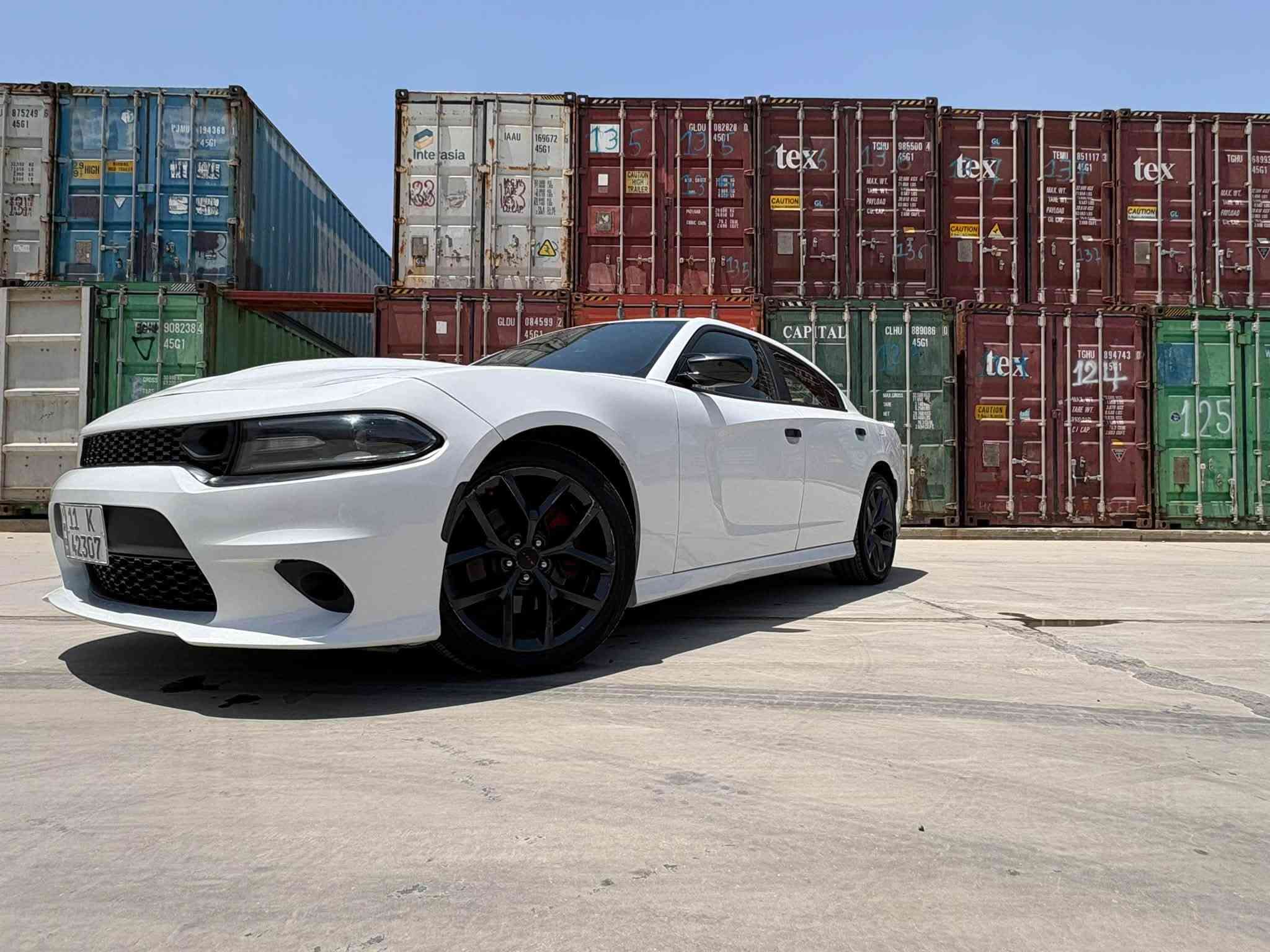 السلام عليكم
عندي دوج تشارجر RT 5700 
موديل 2019 super track pack
ممشى السيارة 77 ميال 
كشنات حضن كنتارا + جلد 
مواصفات الارتي معروفة من حساسات خلفية من شاشة كبيرة من سماعات Alpine من شفتات ستيرن 
كزوز رياضي بلاد دبات سود جاية وياها
عندي وياها لحايه ودوس ودفيوزر اسود ولايت متغير و اويل كاج كان اني شايلهم من السيارة
حادث السيارة جاملغين امامية واحد مبدل والثاني فقط صبغ ونص البنيد صور الحادث والسونار  داخل البوست 
السعر 185 وبيها مجال 
مكان السيارة بغداد / الشعب 
رقم الهاتف : *********** استاذ احمد
