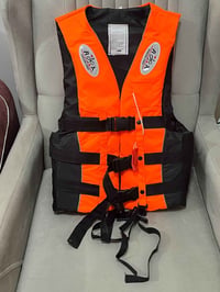 نجادة درجة اولى للبيع حجم XL متوفر واتس اب 07872623562