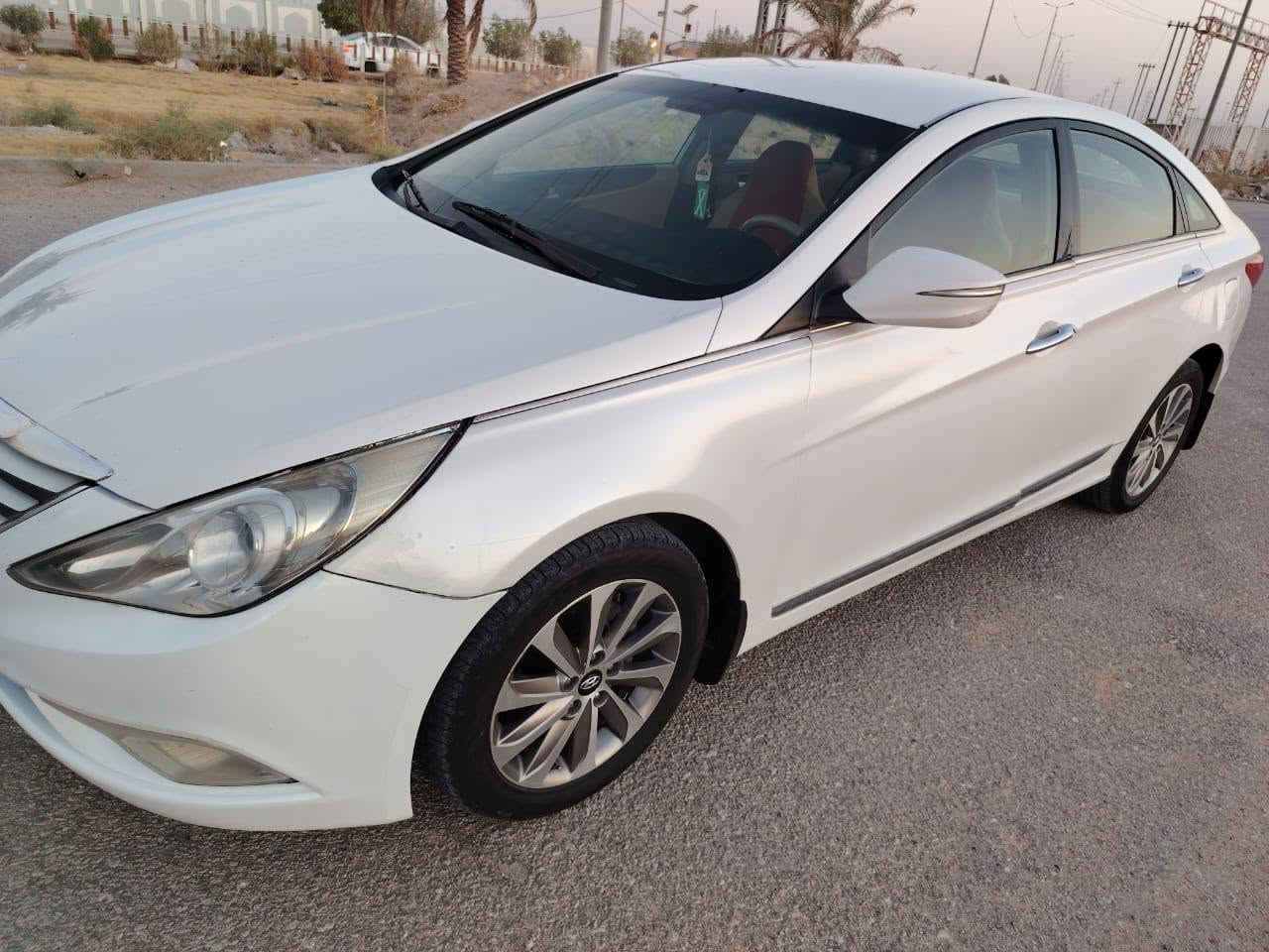 سوناتا موديل 14 خليجي محرك 2400 دوش مكفولة عدا البارد ومبين بالصورة بالباب نضيفة السيارة المكان النجف السعر 123 وبيها مجال للشراي ***********
