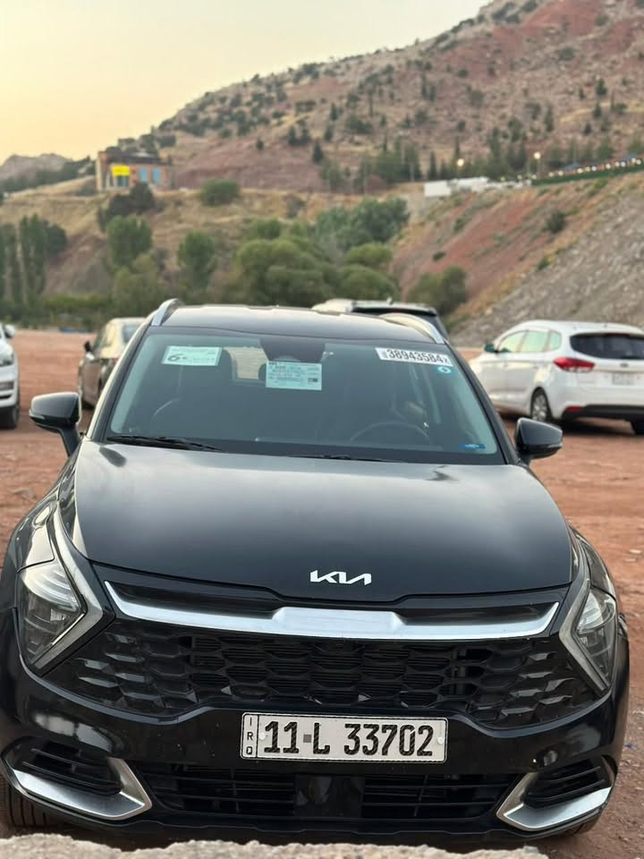 🚗 للبيع: كيا سبورتج 2024 – وارد امريكي
📍 مكان السيارة: بغداد 
📞 للتواصل: ***********  
📊 المسافة المقطوعة: 25.500 m
🛠️ المحرك: 4 سلندر 2500
⚙️ المواصفات:
• فول مواصفات عدا فتحة السقف
• بصمة تشغيل + تشغيل عن بعد
• مقاعد أمامية كهرباء مع تدفئة
• شحن تايب C بالكشنات + شحن وايرلس
• شاشة كبيرة
📌 تفاصيل إضافية
• كاميرا خلفية دوارة 
• حساسات 
• تبريد قطعتين
• درايف مود – أوتو هولد – نظام منحدرات
• هاند بريك بصمة
• الگير عدة قيادات 
•توقف المفاجئ امامي خلفي وجانبي ⁠   
كير ومحرك و كشر و صدر امامي خلفي كله مكفول 
دوشمة جلد 
تغليف الابواب مع الدواسات مع الستيرن 
الملحقات ..
1- قاعدة فيت بم اصلية كامله مع الفيت بم
2- عدة السيارة كامله 
3- كار بلي هدية للمشتري
السيارة ما بيها نقص ولا ربع دينار تحط عليها 
⚠️ أضرار السيارة:
• صبغ الجاملغ الأيمن
• تعديل بسيط على البارد في البنيد
📌 تفاصيل إضافية
• رقم السيارة بغداد الدولي الجديد
• باسم المالك – تحويل مباشر
