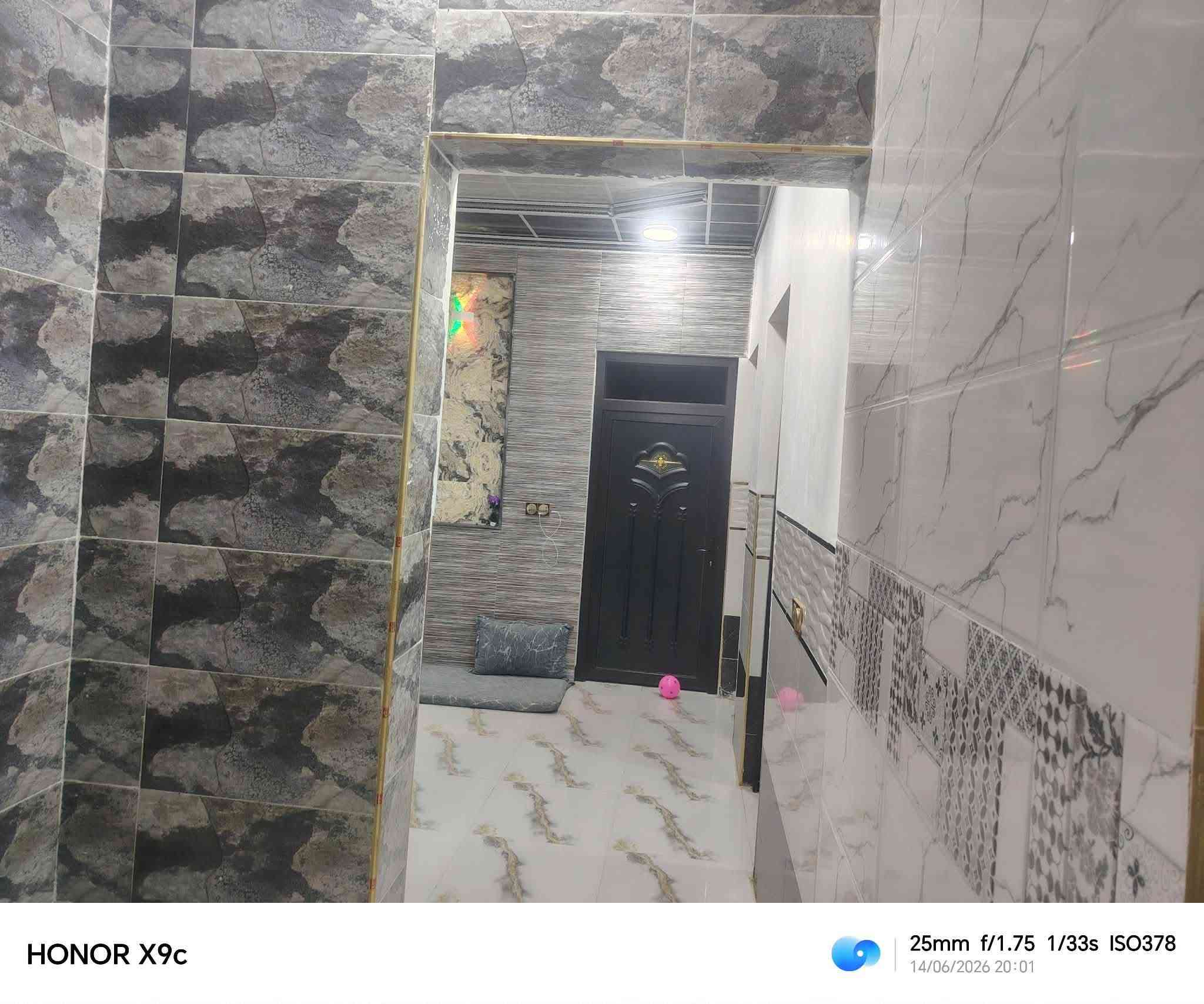 بيت للبيع قوسيات حي الايمان غرفتين نوم+هول+استقبال+مطبخ+صحيات داخل وخارج مساحه 180 متر السعر 60 وبي مجال شي بسيط سند زراعي 25 واجهه 12 نزال 15===***********====***********
