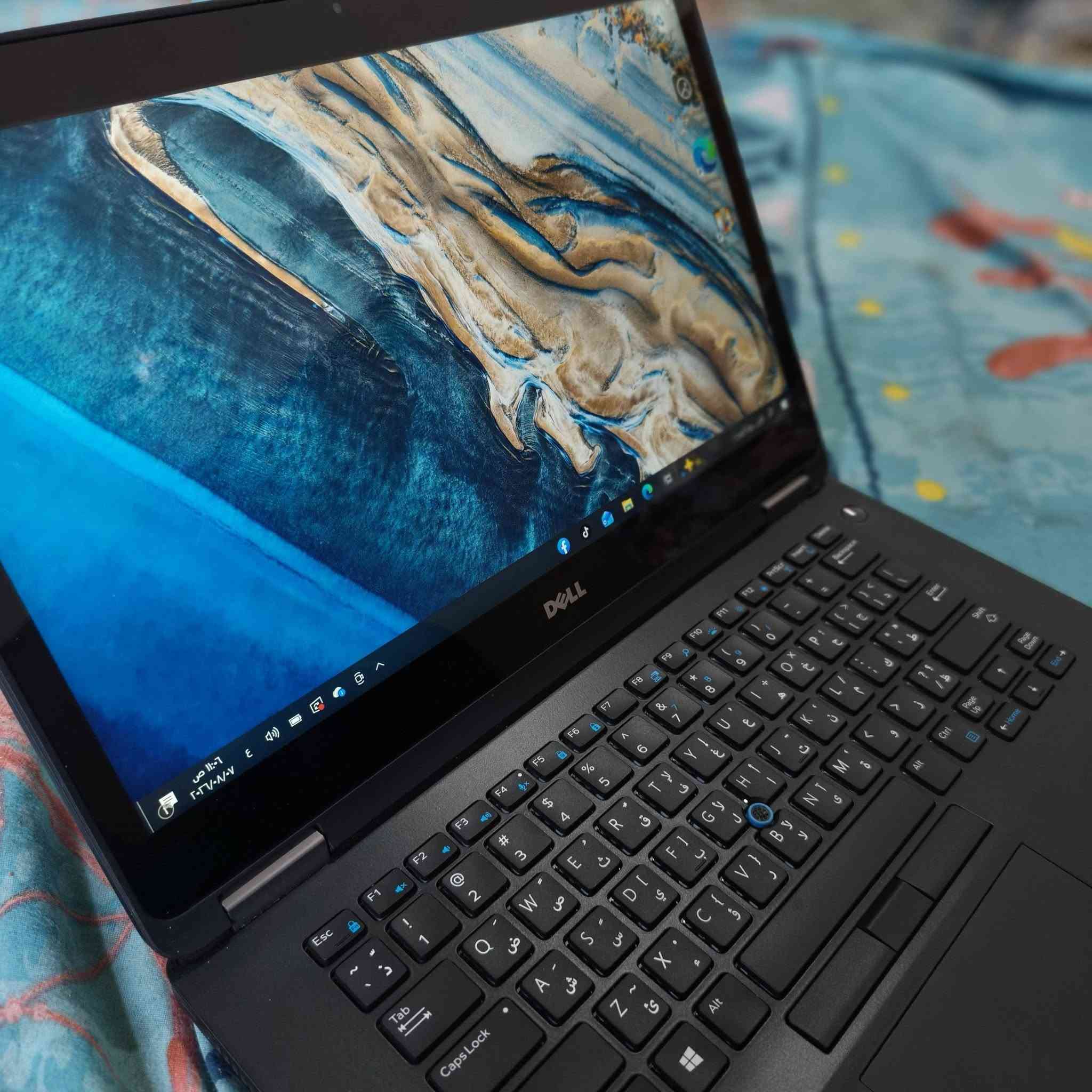 لابتوب للبيع
سعر ١٨٠وبي مجال 
   CORE i5 جيل ٦
تواصل واتساب أو تصال على رقم 
***********
