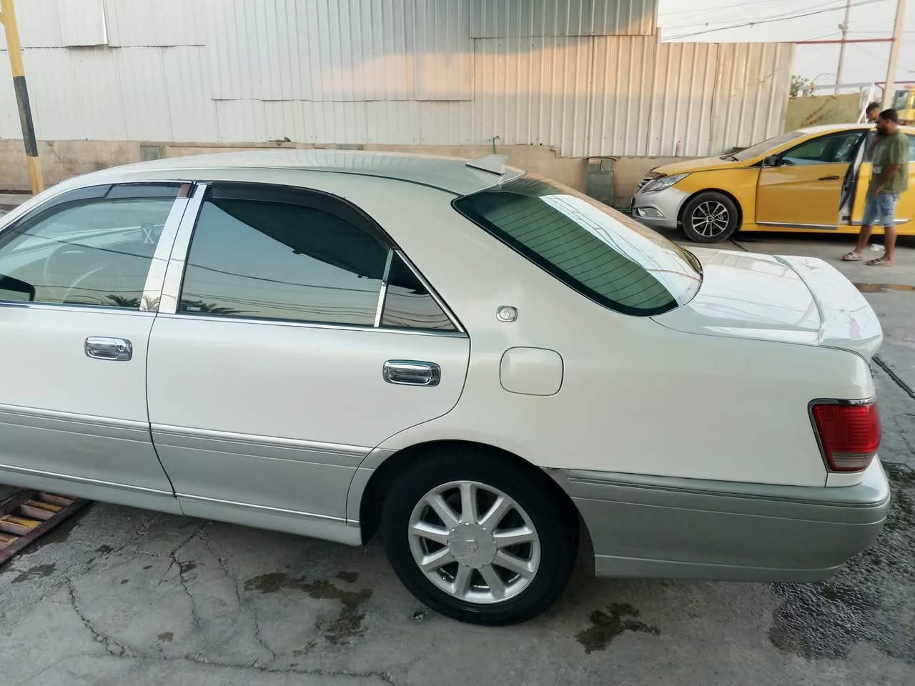 السلام عليكم.  بسبب الوعود الكاذبه ملكه ادوات وينه الي يدور جديد كير محرك صدر تخم تاير تبريد تدفئه لايت  بيها  عالي ناصي زنون  ويل نجمه  كله شرط وفول ترايك ١٨٠سياره كرستال جوم اربع كهربائي مسجل دمام اربع سماعات شغاله وفول سياره ماعايزها برغي محرك ديفور صغير مكفوله كلها السعر ٣٧وبيها مجال بسيط لاتجي وتكلي سوك كلشي بي حته ب ٢٠تلكه اني بايعك سياره معنه الكلام اعتذر عن الوعده وال اقساط بيع نقد فقط يرهم مراوس حسب القناعه العنوان صلاح الدين تكريت قضاء العلم قريه الربيضه رقم الهاتف ***********

نص مكتوب في الصور:
- امير ***********