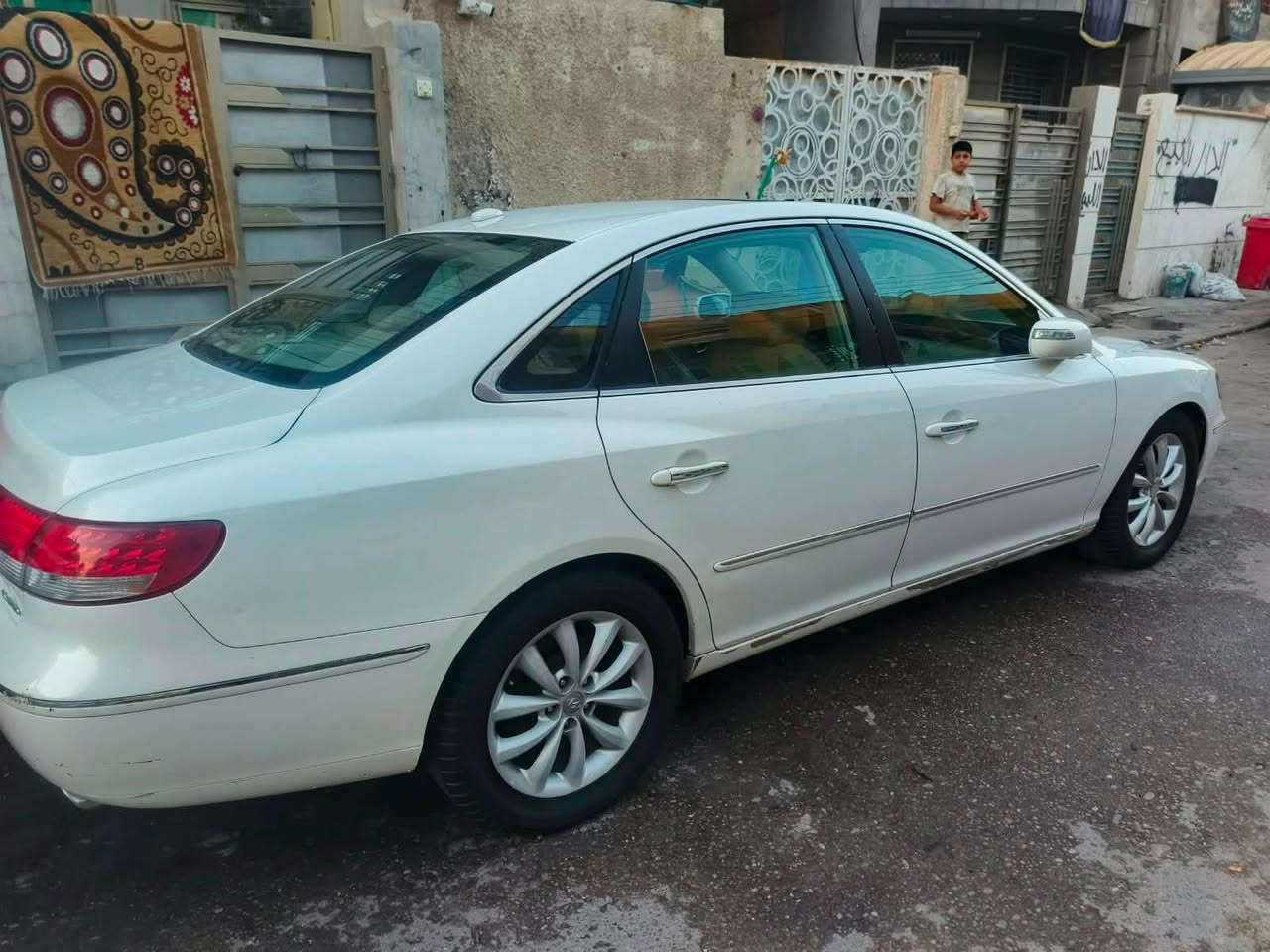 السلام عليكم (مكلف بالنشر)
ازيرا 2008 وارد امريكي مكفولة كفالة عامة حادثها لزگة على البنيد ومبخوخه خفيف كلش المحرك 3800 
السيارة 6 سلندر تبريد حدادية صدر خير من الله السيارة نظيفه مثل ماتشوف بالصورة
السعر 115 والاستفسار والاتصال فقط على الواتساب هذا الرقم(***********)

