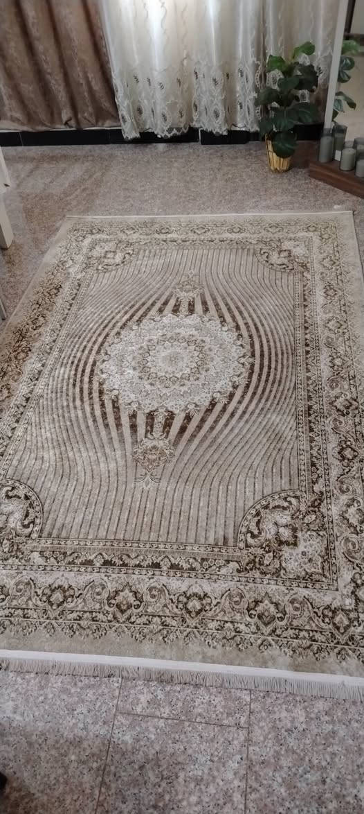 مكلفه للنشر موكيت برلنت الاصلي  البيع بسبب قياس شوية صغير على الغرفه

اخذته ب٣٥ ب٢٥ نهايته

طوله مترين عرضه متر و٨٠
