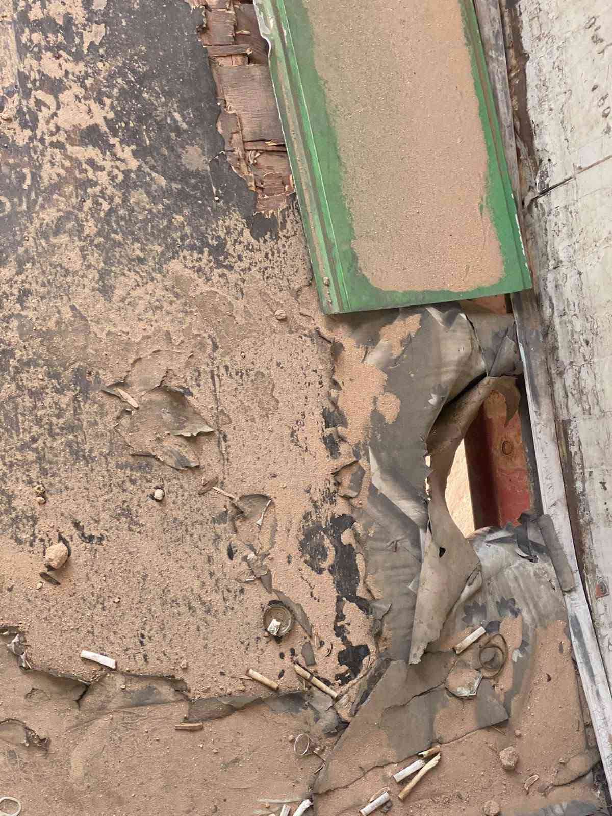 كرفان جاهز • متر ونص×متر ونص • باب بقفل