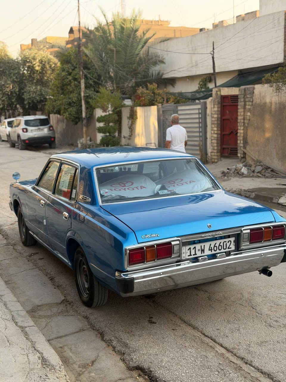 كراون 1976 سياره شوفت عينك جديده بمعنى الكلمه💯
              (للبيع او للمراوس )💯💯💯💯
مكينه 4سلندر بلاد كير عادي تبريد ثلج سياره جاهزه
كلها على وضع الشركه رقم بغداد ب أسمي 
السعر 100$ يعني شده قفل قفل قفل 🛟🚨
مكاني بغداد الدوره أو البياع ورقمي ***********

