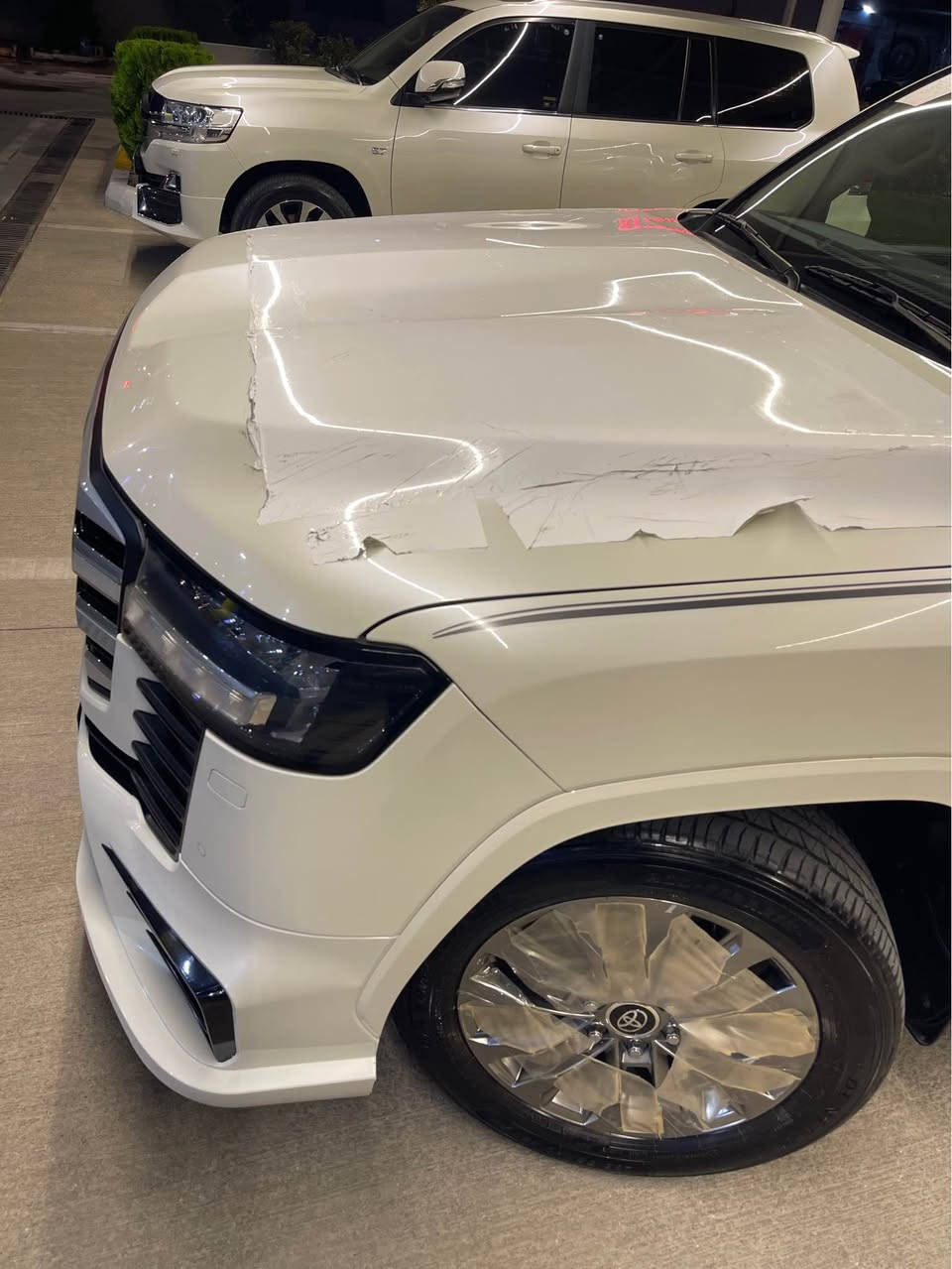 TOYOTA Land cruiser 2023
‏67,000 KM📦
🔻ارخص سعر بكل العراق
                                                        637$      GX.R 
                                                   [hidden information] 📞
‏‎سنة الصنع: 2023
‏‎ضمان شركة SAS
كل غراض بلادي 
 
ماشييه67 الف  كم 
‏‎المواصفات :
- محرك 6 سلندر 4000 L
‏‎- فتحة سقف ( سلايد ) 
-٣ شاشات 
- شاشات ترفيه خلفية
‏‎- مقاعد جلد 
‏‎- مقاعد كهربائية 
- مقاعد امامية تبريد 
- ⁠تبريد وتدفئة امامي خلفي 
‏‎- بصمة الابواب 
‏‎- صندوق كهربائي
‏‎- مصابيح LED و زينون
-7 راكب 
-شحن واير ليس 
-حساس امامي خلفي 
‏‎- حجم العجلات 20 inch 
مكفول كفاله عام كلشي مابيها بل باكيت

مكفولة كفالة عامة من الدعامية إلى الدعامية
‏‎ بدون صبخ .بدون بارد  ،بدون رصعات ،بدون حتى شخط
‏‎دعاميات هم بدون صبغ ،رمل مابي ،لحية بدون صبخ ..بقية كلها بشرط

محرك كير بشرط مامفتوح
‏‎سيارة حيل نظيفة كلشي عل بلاد لوك
‏‎سنوية زنكة كلشي جديد مدفوع لـ2029
‏‎باسمي السنوية بشرط تحويل و خرامة 
‏‎سيارة مابيـها دينار مصرف كامل من كل نواحي
رقم شيمالي 

نفسي يوم /تحويل و وكالة حاظر 
مكانك /داخل سليماني

[hidden information]📞
كوردي***********
عره بي *********** السليمانية, العراق
