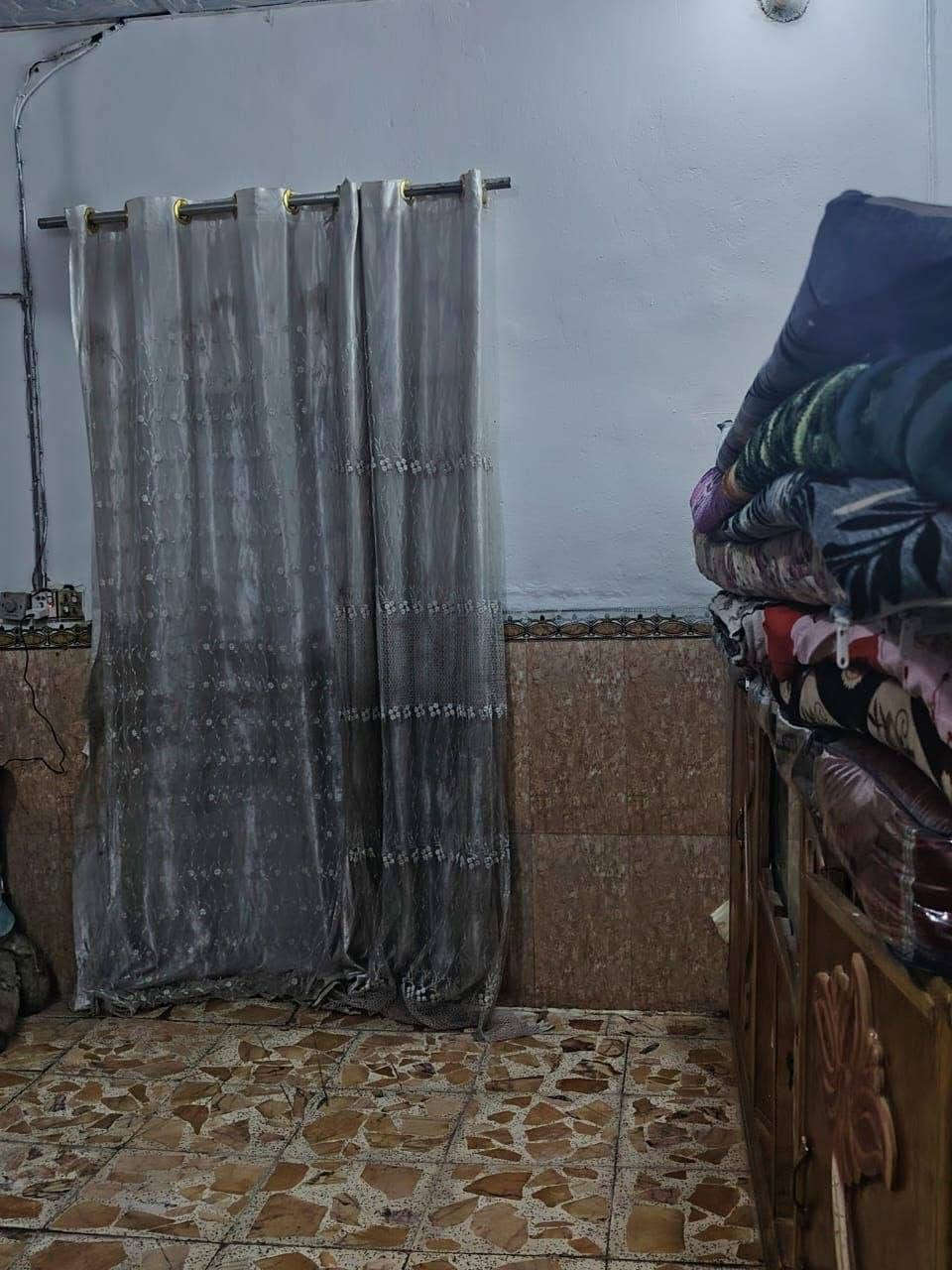 السلام عليكم
دار 100متر للبيع يحتوي على غرفه وصاله ومطبخ وحمام داخلي وخارجي  أساس تچعيب بناءً بلوك السكف عكاده

 العنوان النجف الاشرف/ شارع علكم الشبلي فرع اسواق الاخوين

 السعر (17)مليون وبي مجال بسيط بيع نقد فقط ***********

***********
