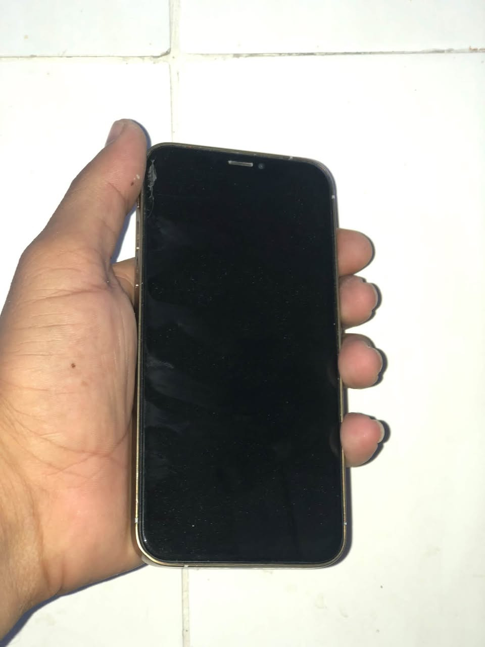 آيفون XR • ذاكرة ٦٤ • فيس ايدي
