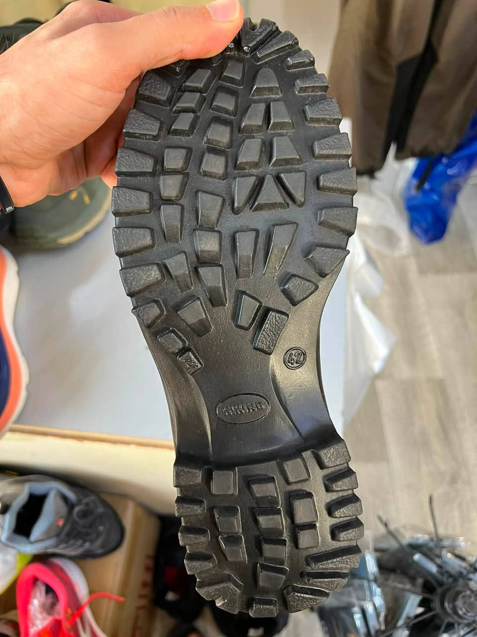 greaport italy waterproof
size_42
orginal
بلە غیر مستخدم 
ئورجینال وکالە 
ایطالی
نظافە %100
توصیل جمع
***********
