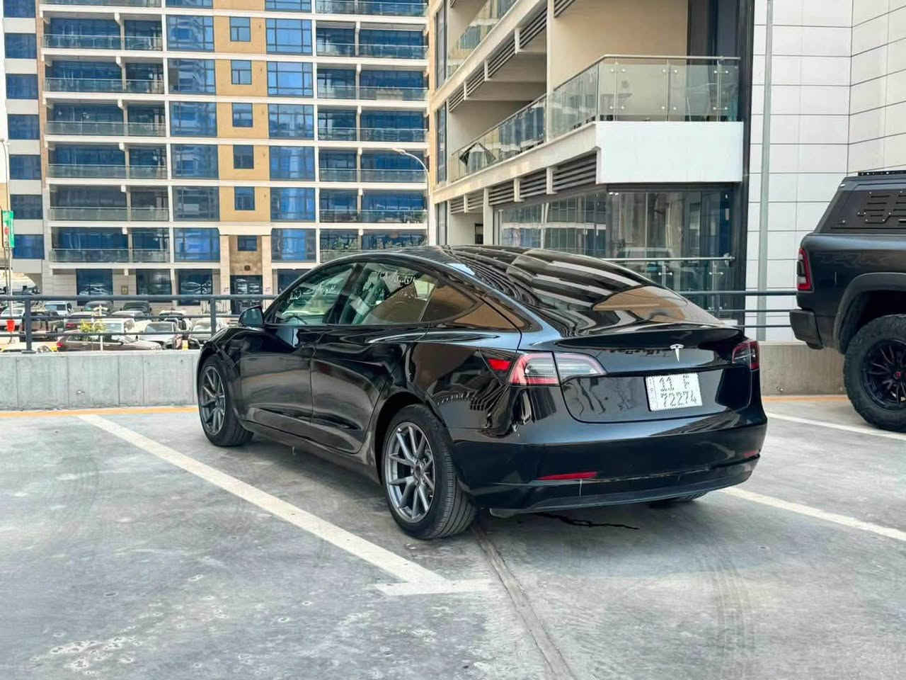 تسلا موديل 3
2023 اونلاين سعرها ابلاش جوه السوك بالعافيه على صاحب النصيب 
مكانه بالبوابه ماشيه 14 الف ميل 
سعر البيع النهائي 120 ورقه وبالعافيه على صاحب النصيب 
رقمي بغداد بسمي ثاني يوم تحويل
***********
