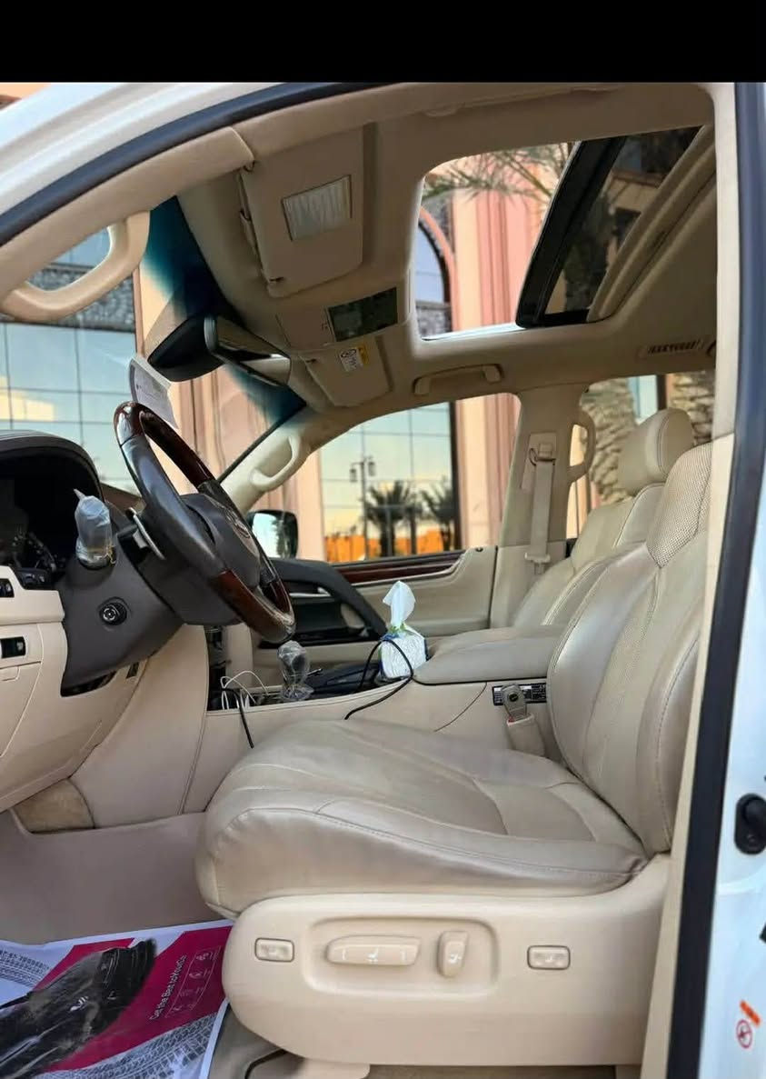 السلام عليكم للبيع LEXUS (اف سبورت)موديل 2019 رقم اربيل بسمي تحويل ثاني يوم سنوية لل٣٠ سيارة نضيفه سونار مرفق ويه الصور موصفات الكزز معروفه فول جكات صعود ونزول ٣شاشات 
تبريد كشنات بقية الموصفات معروفه مكاني بغداد السعر6 للاستفسار ***********
