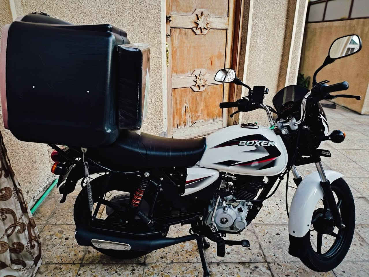 @
سلام عليكم دراجه بوكسر كلاسك موديل 23مرقمه بغداد للبيع التفاصيل كامله بلخاص او على الرقم ***********
دراجه كفاله  بعدهي زيرو مشتغله بس 5اشهر
