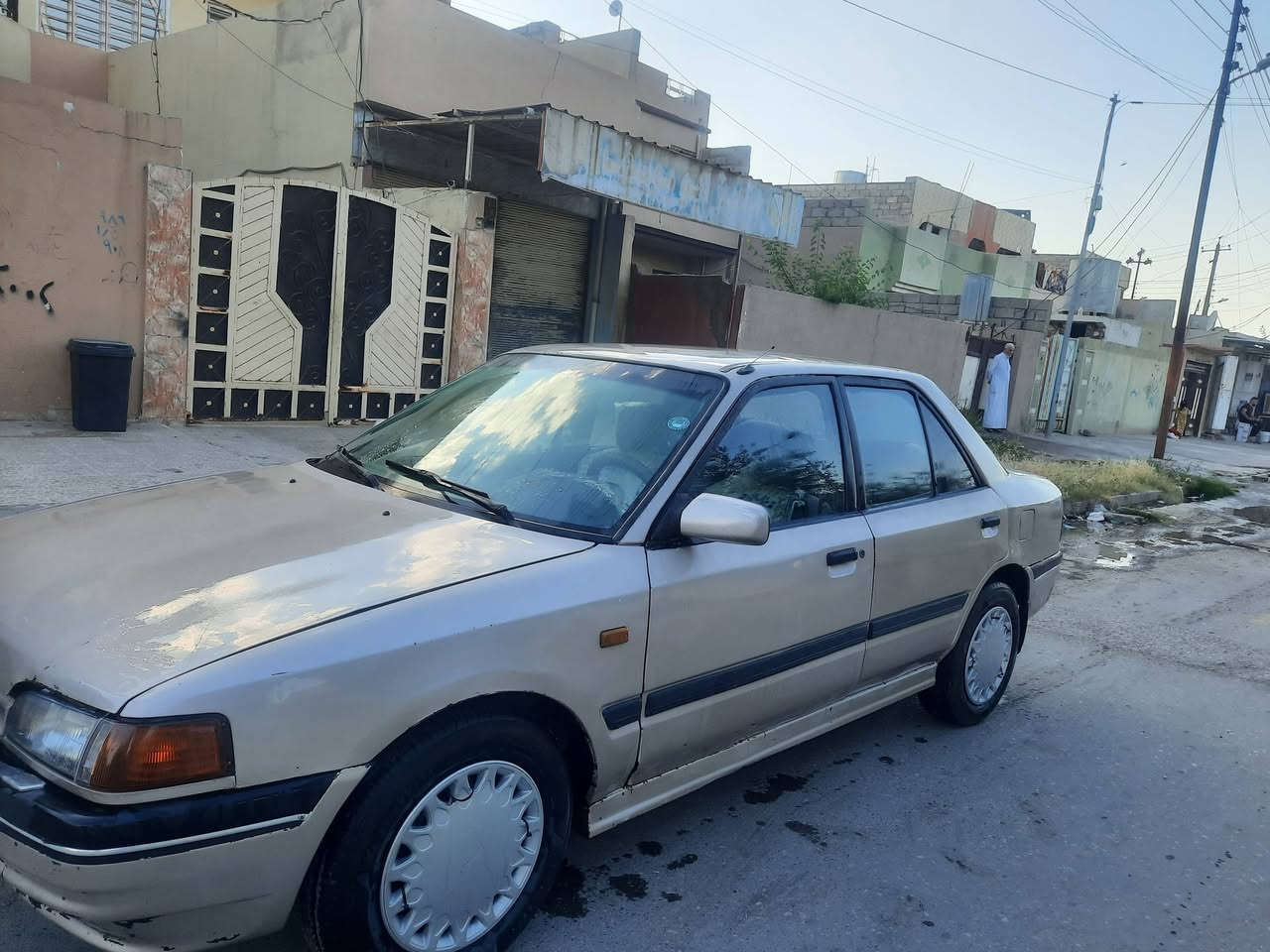 مازدا حجم ٣٢٣ سياره مال بيت محرك ١٦٠٠ كير عادي السياره جاهزه من جميع النواحي كير محرك حداديه كله شرط سياره حلوه داخلها خارجها كله نضيف سعر السياره ٣٢بيها مجال بيها كابون بانزين مكان السياره  موصل
***********
