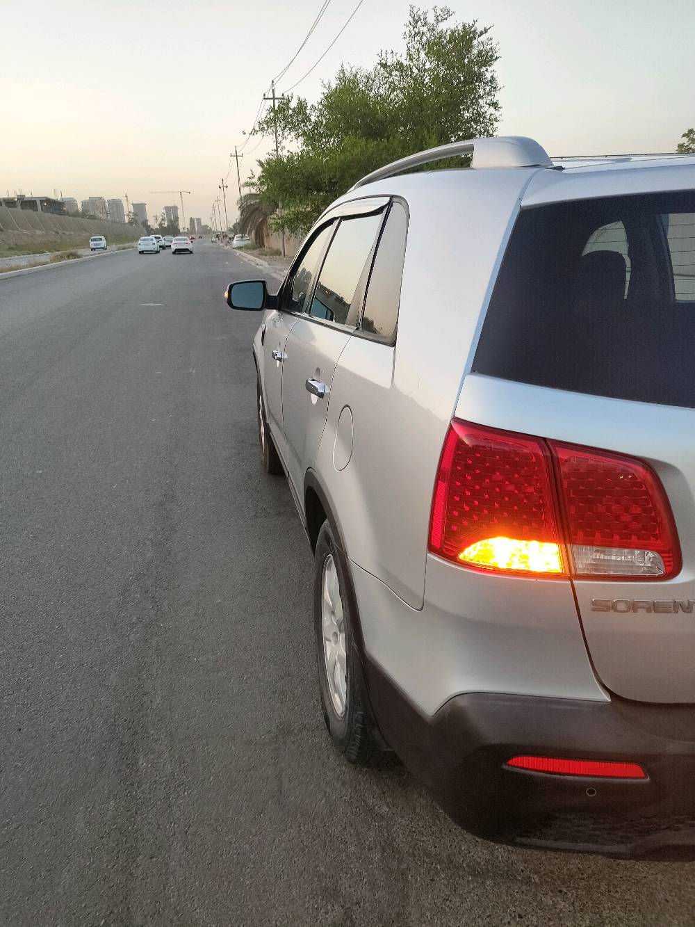 سورنتو ١١ فول عدا فتحه 
صبغ بنيد وباب وره سايق وشرط بدون دواخل وحتى بدون ايرباك
مكينة V6 3.5 مرغوب
مكينه مفتوح كير عالشركة شرط التراي والفحص بيها سونار تريد تاخذ سونار بكيفك بعد
رقم بغداد باسمي رقم وهزة جديد بس تحول كبل 
*********** واتساب
السعر مناسب ١١٨ وبيها مجال